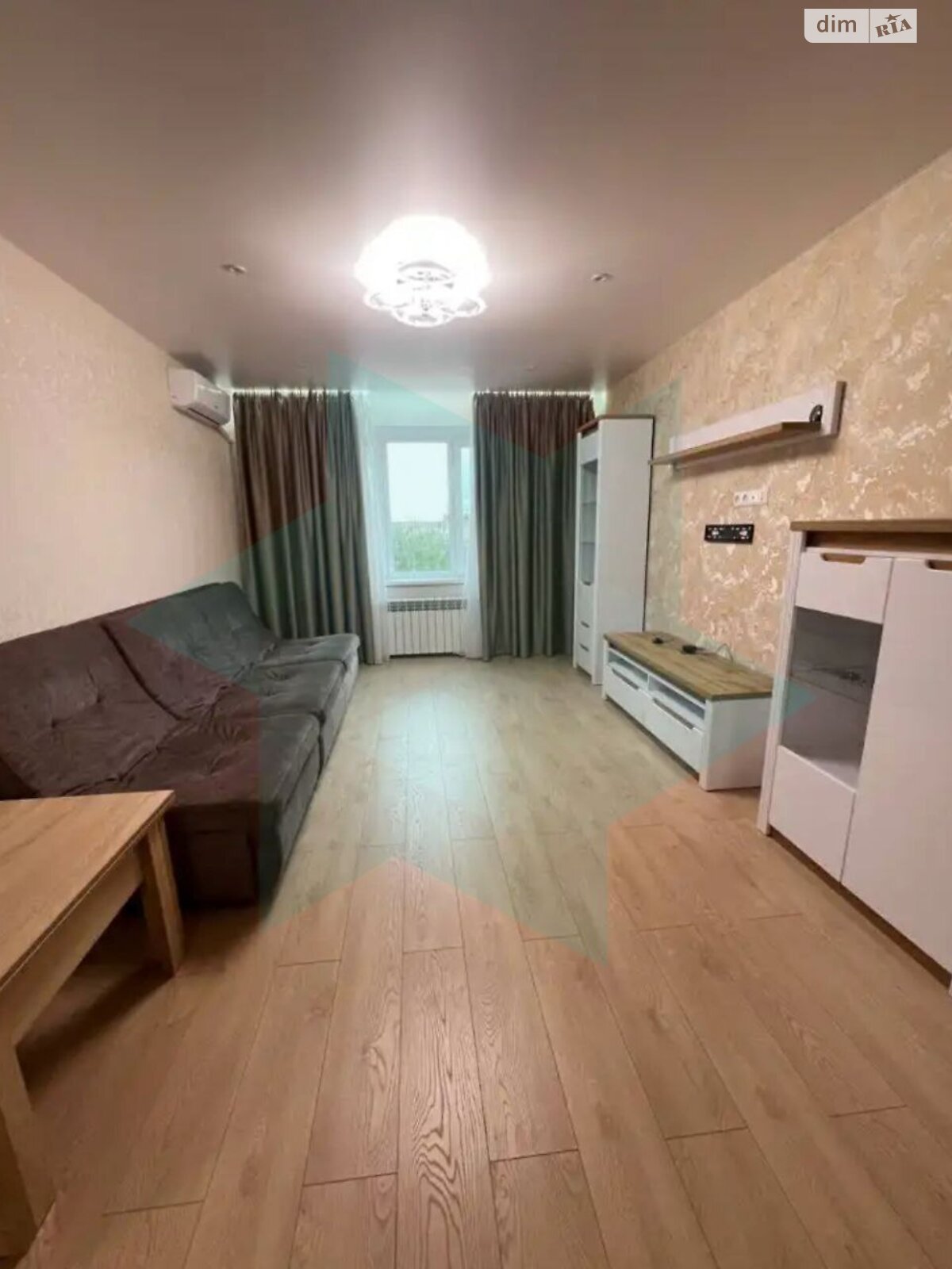 Продажа трехкомнатной квартиры в Днепре, на мас. Тополь-1 16, район Тополь-1 фото 1