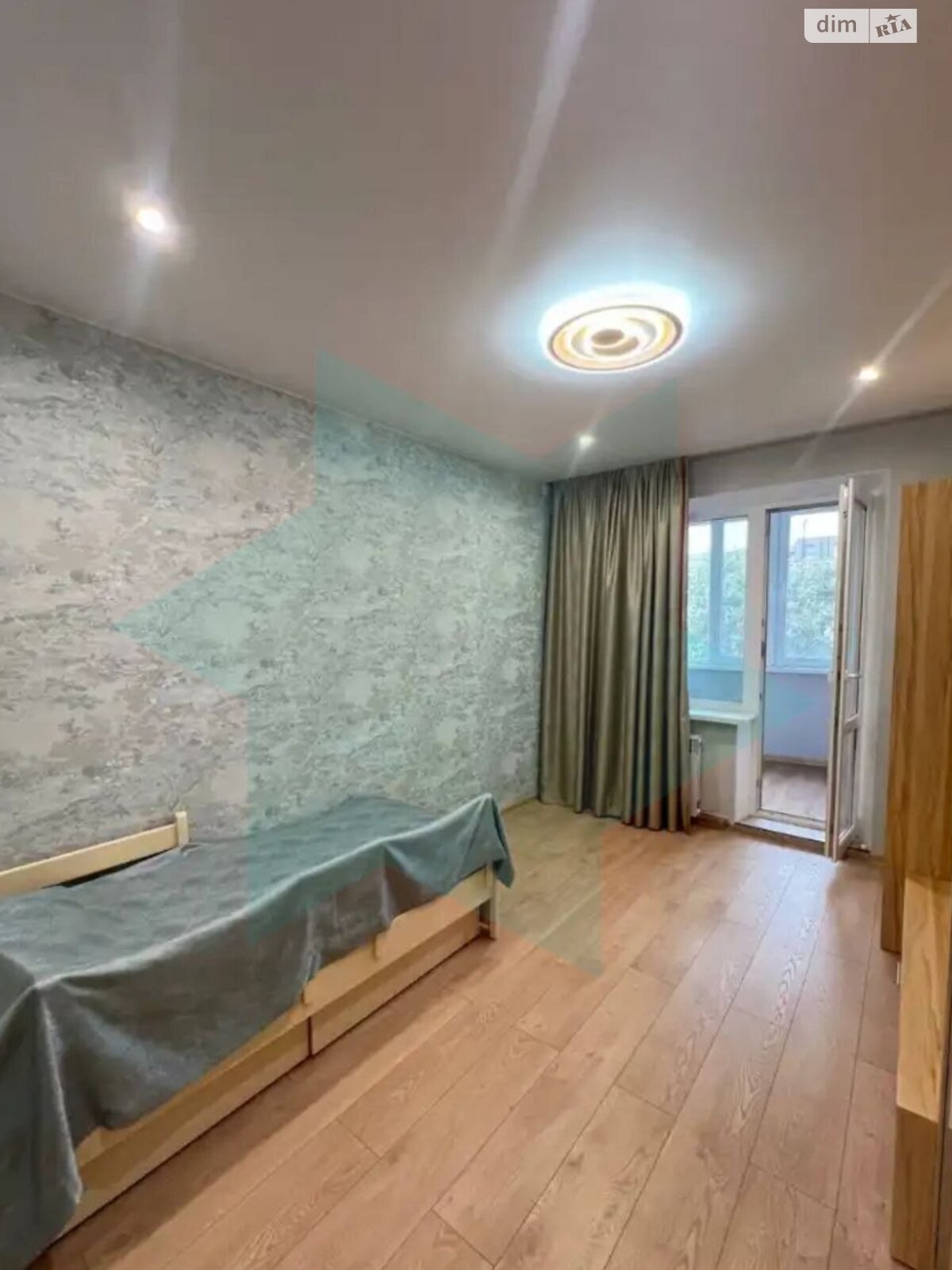 Продажа трехкомнатной квартиры в Днепре, на мас. Тополь-1 16, район Тополь-1 фото 1