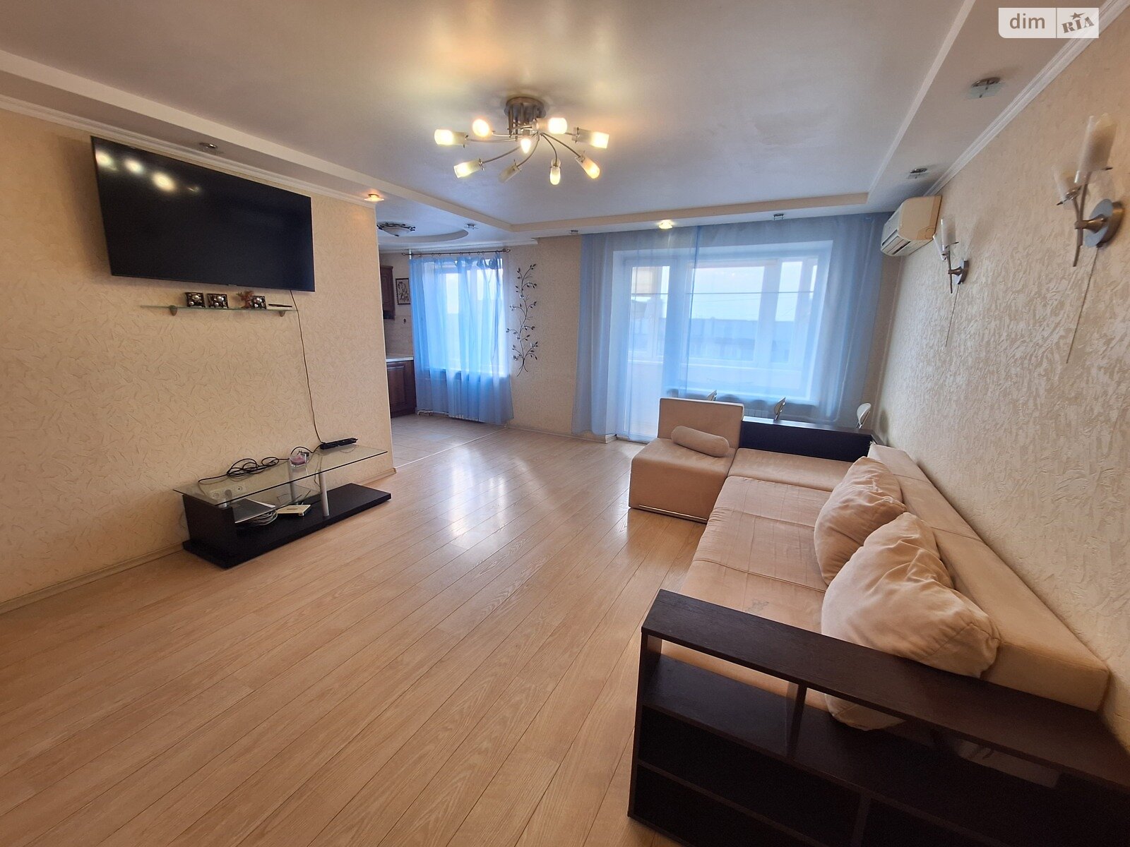 Продажа трехкомнатной квартиры в Днепре, на мас. Тополь-1, район Тополь-1 фото 1 Продажа трехкомнатной квартиры в Днепре, на мас. Тополь-1, район Тополь-1 фото 1