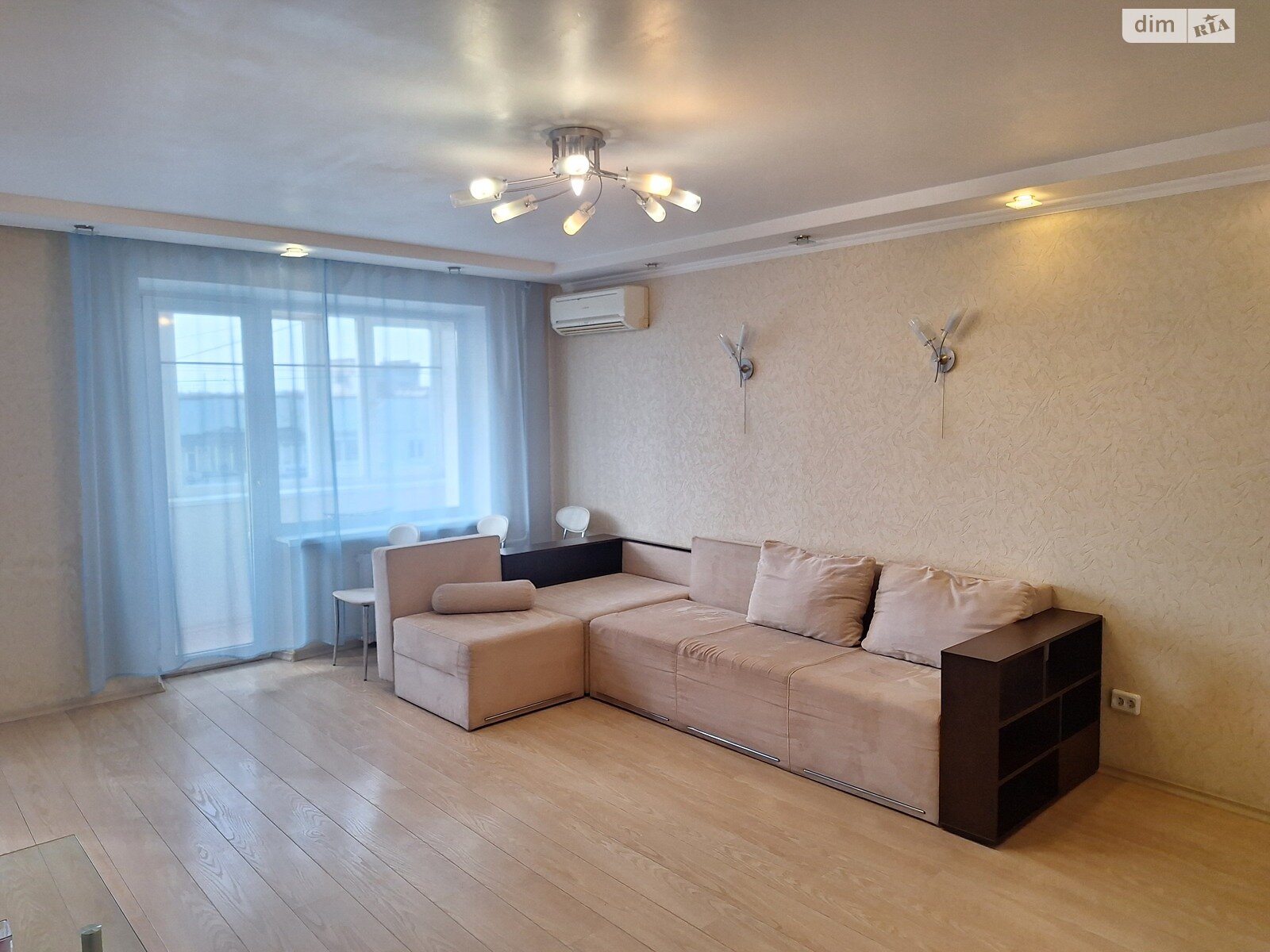 Продажа трехкомнатной квартиры в Днепре, на мас. Тополь-1, район Тополь-1 фото 1 Продажа трехкомнатной квартиры в Днепре, на мас. Тополь-1, район Тополь-1 фото 1