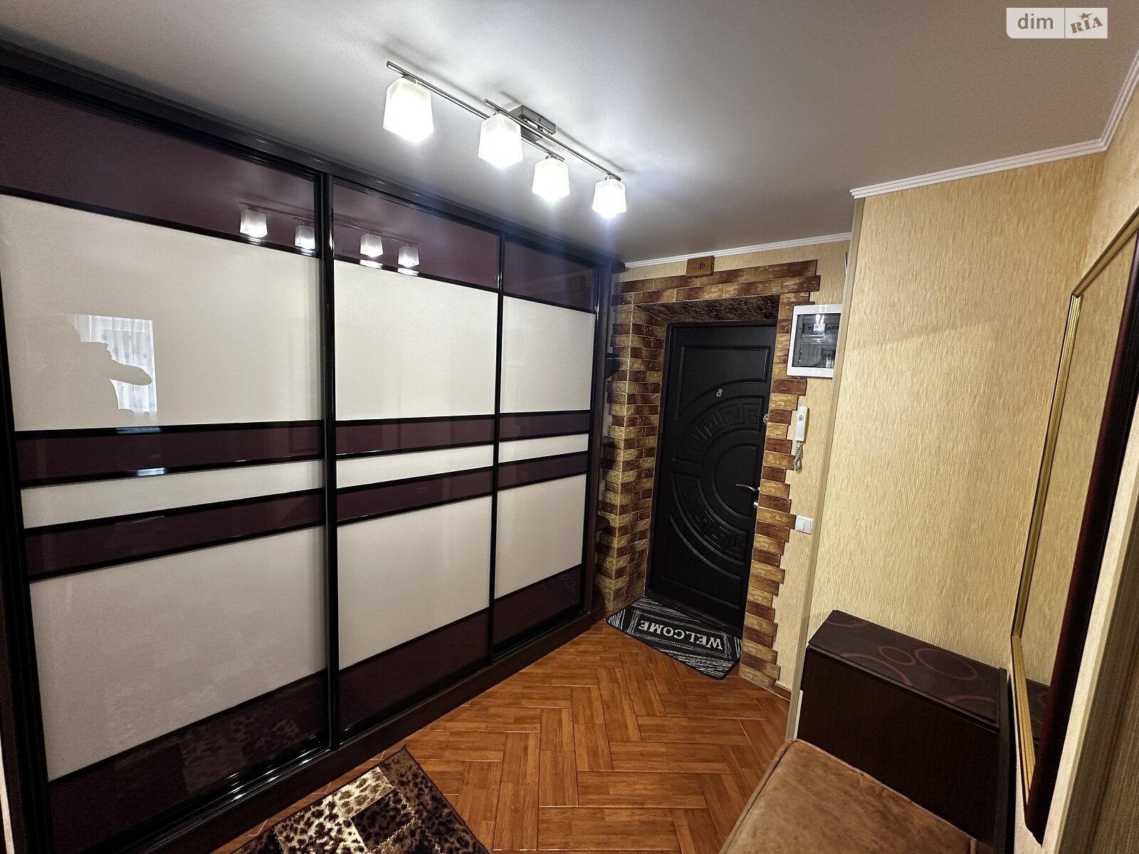 Продаж трикімнатної квартири в Дніпрі, на шосе Запорізьке 60, район Тополя-1 фото 1 Продаж трикімнатної квартири в Дніпрі, на шосе Запорізьке 60, район Тополя-1 фото 1
