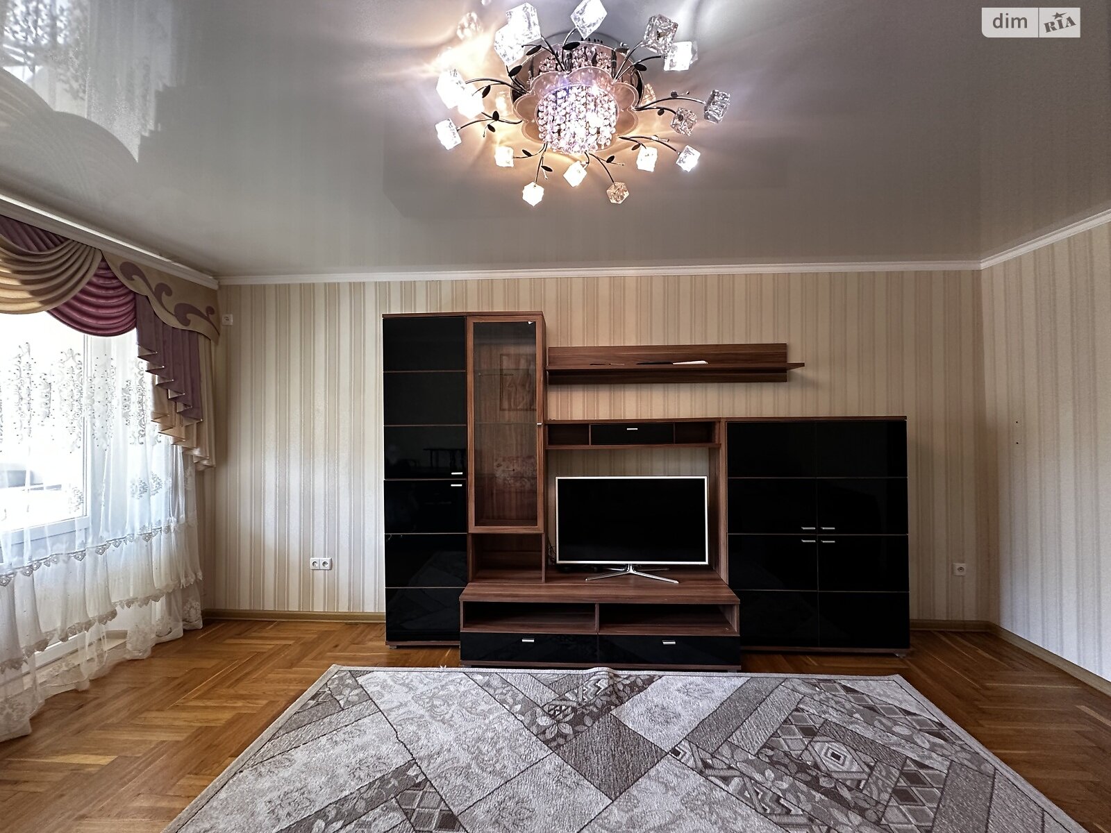 Продаж трикімнатної квартири в Дніпрі, на шосе Запорізьке 60, район Тополя-1 фото 1 Продаж трикімнатної квартири в Дніпрі, на шосе Запорізьке 60, район Тополя-1 фото 1