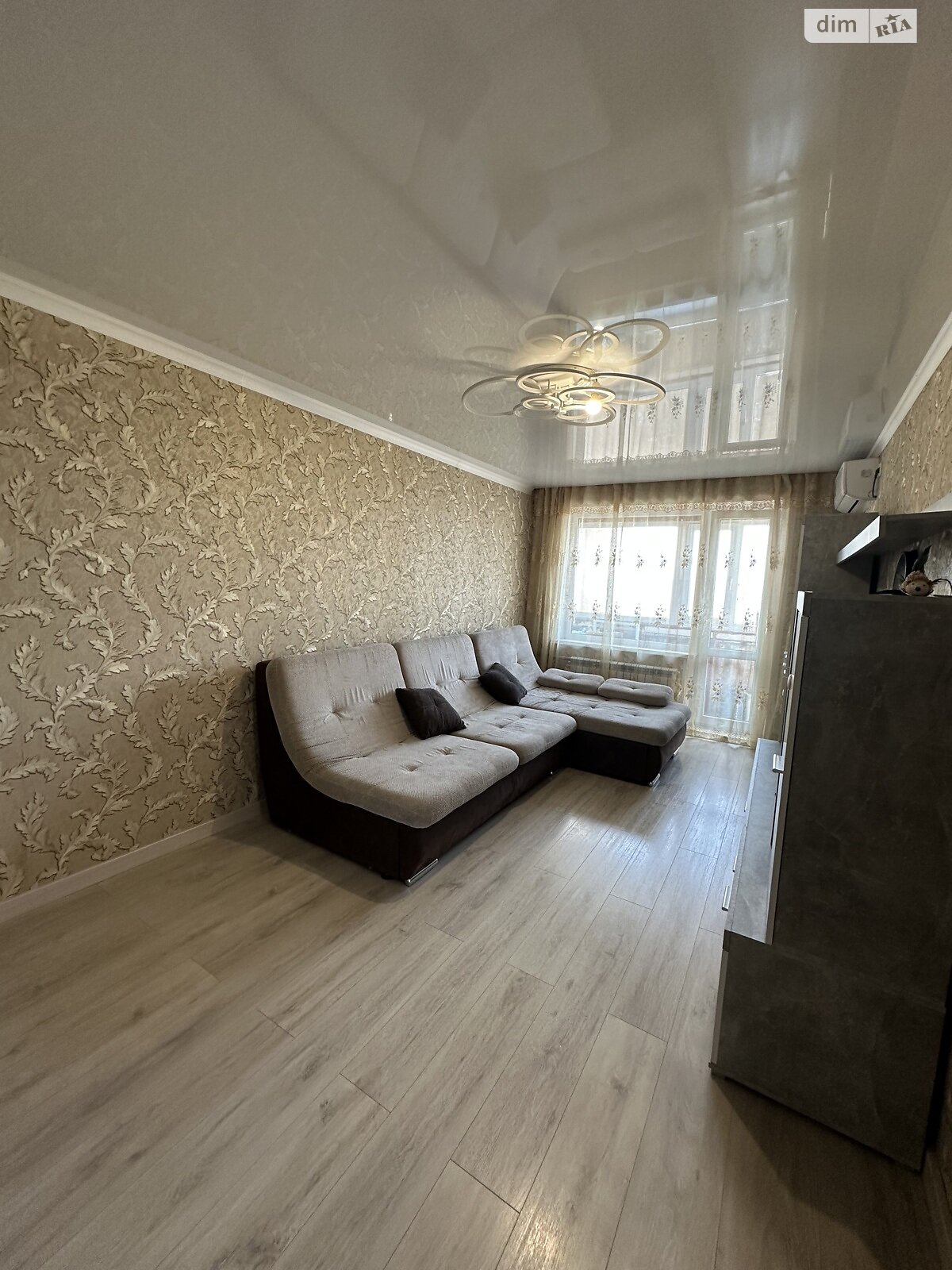 Продаж трикімнатної квартири в Дніпрі, на мас. Тополя-2, район Тополя-2 фото 1 Продаж трикімнатної квартири в Дніпрі, на мас. Тополя-2, район Тополя-2 фото 1