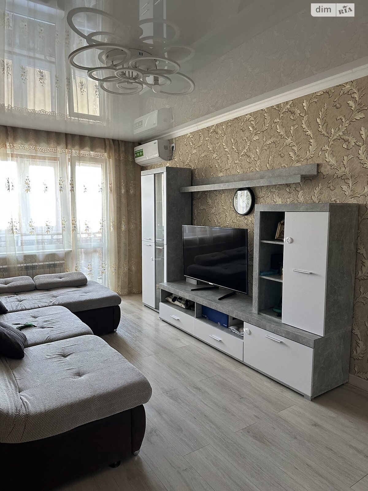Продаж трикімнатної квартири в Дніпрі, на мас. Тополя-2, район Тополя-2 фото 1 Продаж трикімнатної квартири в Дніпрі, на мас. Тополя-2, район Тополя-2 фото 1