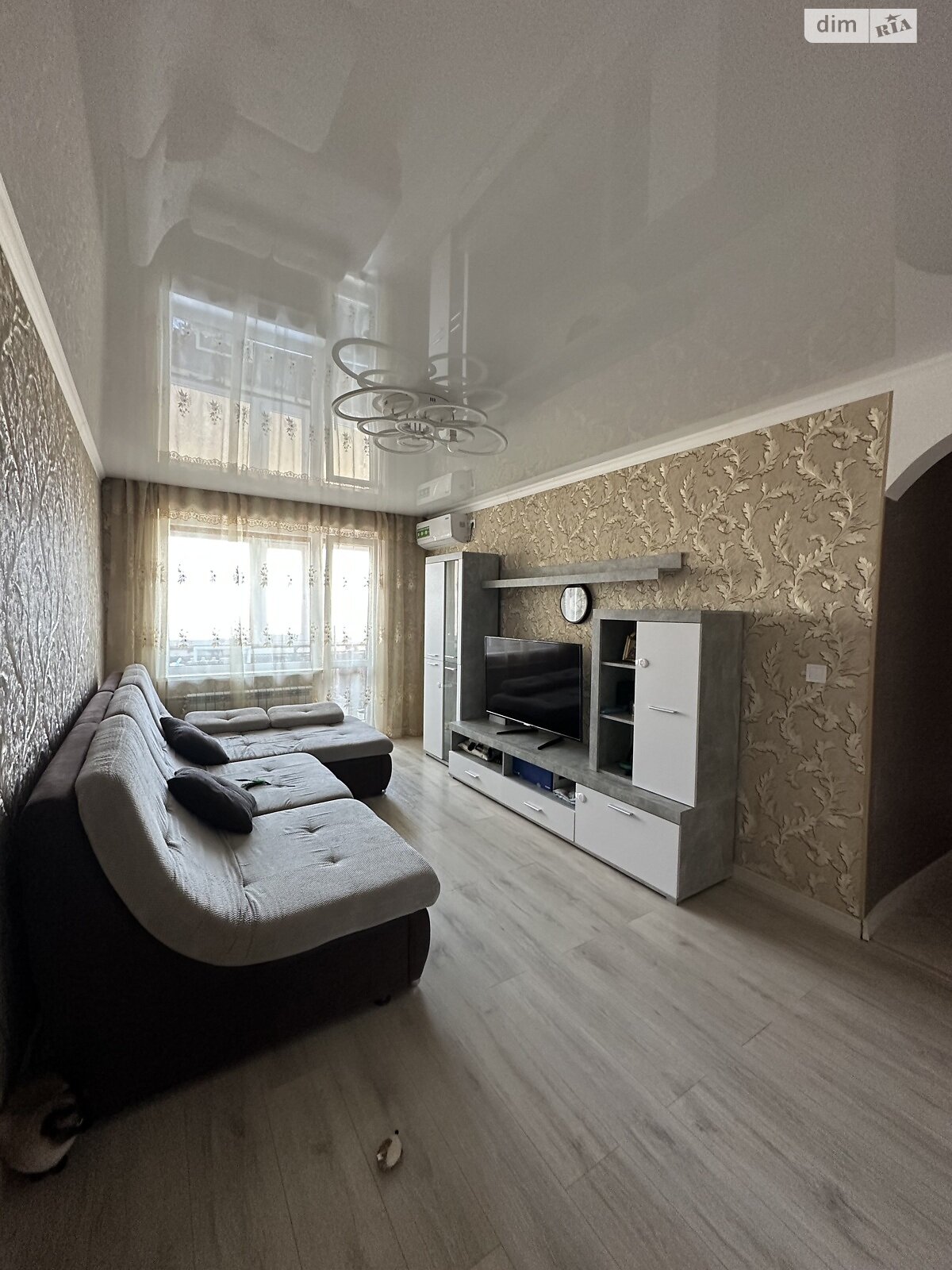 Продаж трикімнатної квартири в Дніпрі, на мас. Тополя-2, район Тополя-2 фото 1 Продаж трикімнатної квартири в Дніпрі, на мас. Тополя-2, район Тополя-2 фото 1