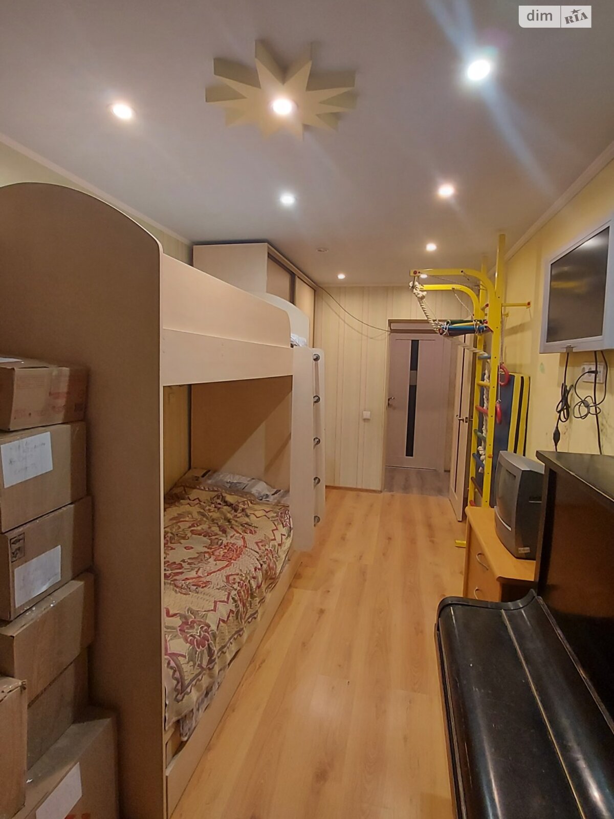 Продаж трикімнатної квартири в Дніпрі, на мас. Тополя-2, район Тополя-2 фото 1 Продаж трикімнатної квартири в Дніпрі, на мас. Тополя-2, район Тополя-2 фото 1