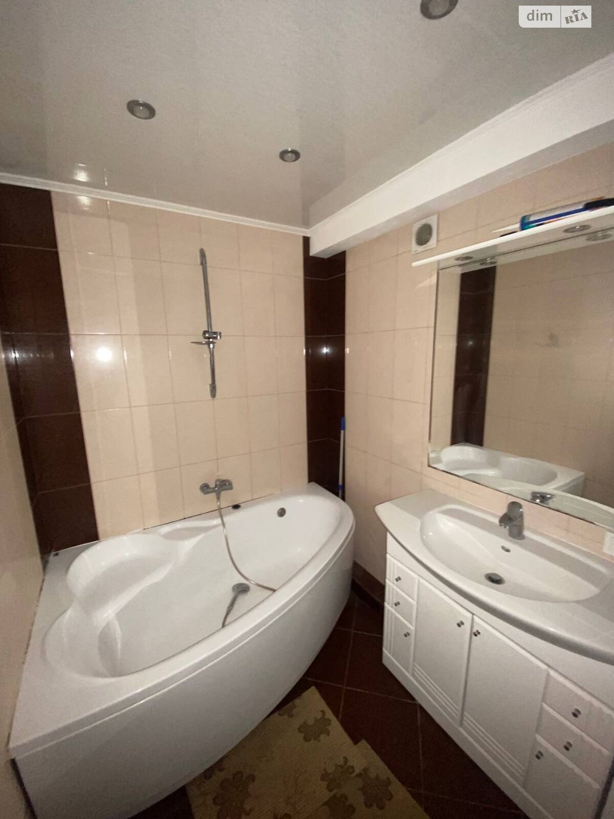 Продажа двухкомнатной квартиры в Днепре, на ул. Тополиная 7А, район Тополь-2 фото 1 Продажа двухкомнатной квартиры в Днепре, на ул. Тополиная 7А, район Тополь-2 фото 1