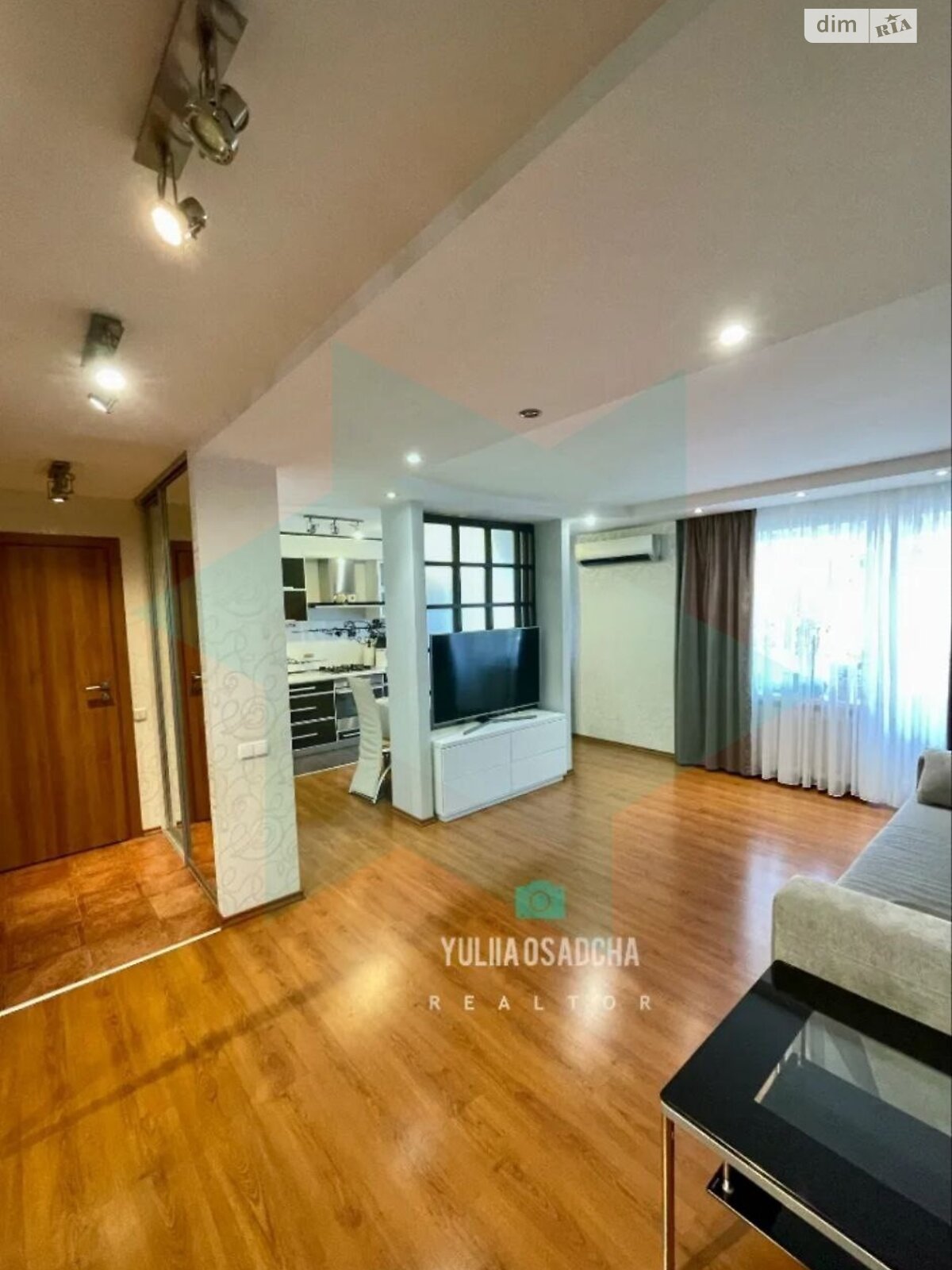 Продажа двухкомнатной квартиры в Днепре, на ул. Тополиная 19, район Тополь-2 фото 1 Продажа двухкомнатной квартиры в Днепре, на ул. Тополиная 19, район Тополь-2 фото 1