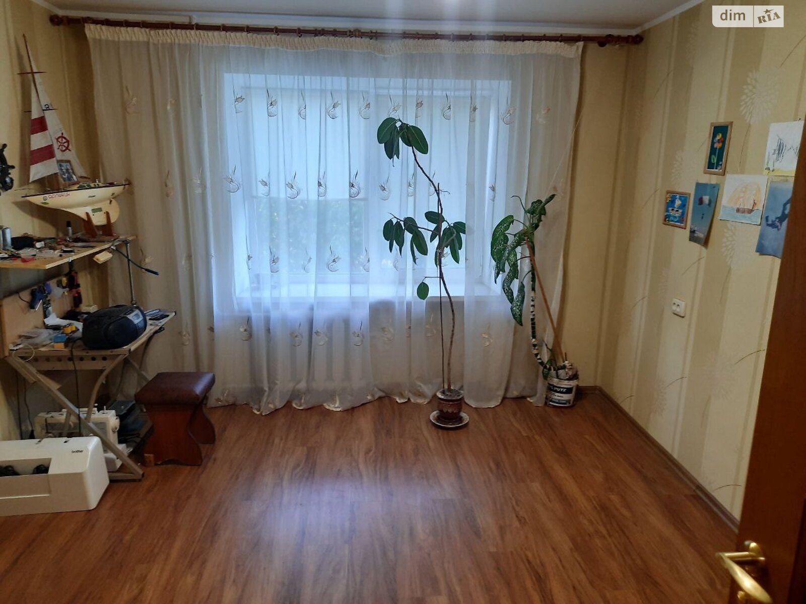 Продажа трехкомнатной квартиры в Днепре, на ул. Комбрига-Петрова 6, район Тополь-3 фото 1 Продажа трехкомнатной квартиры в Днепре, на ул. Комбрига-Петрова 6, район Тополь-3 фото 1