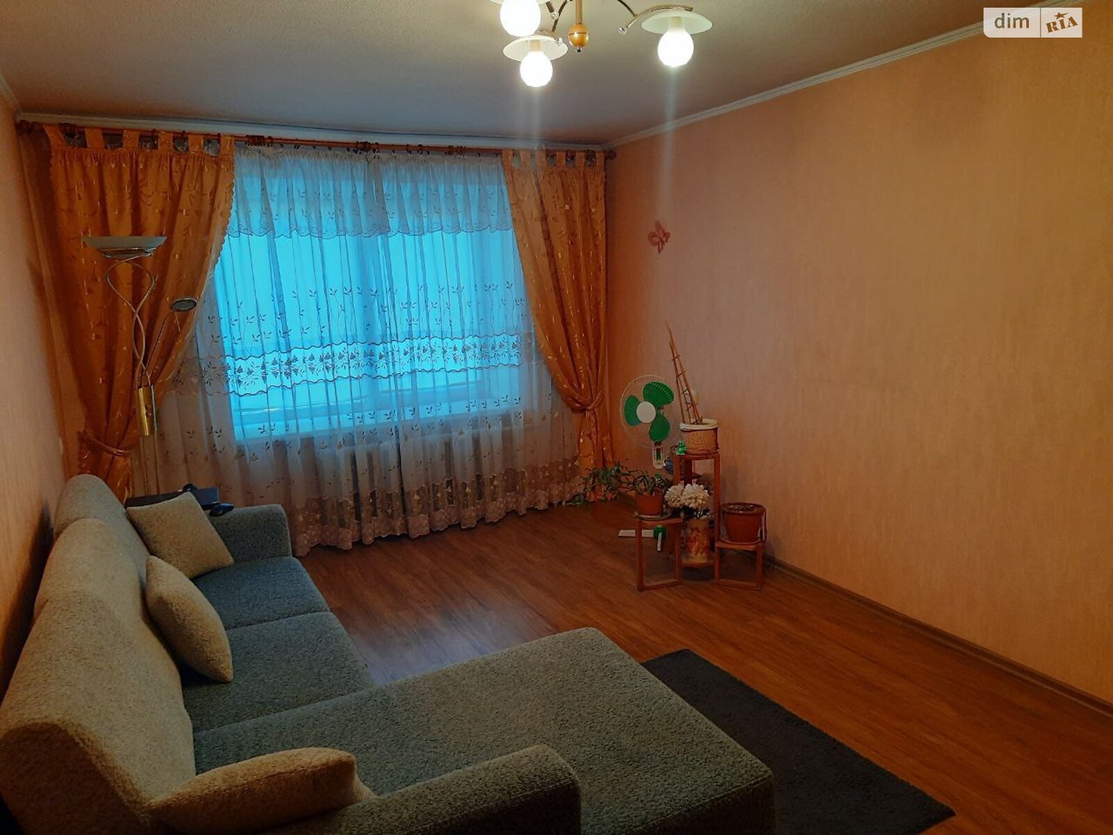 Продажа трехкомнатной квартиры в Днепре, на ул. Комбрига-Петрова 6, район Тополь-3 фото 1 Продажа трехкомнатной квартиры в Днепре, на ул. Комбрига-Петрова 6, район Тополь-3 фото 1