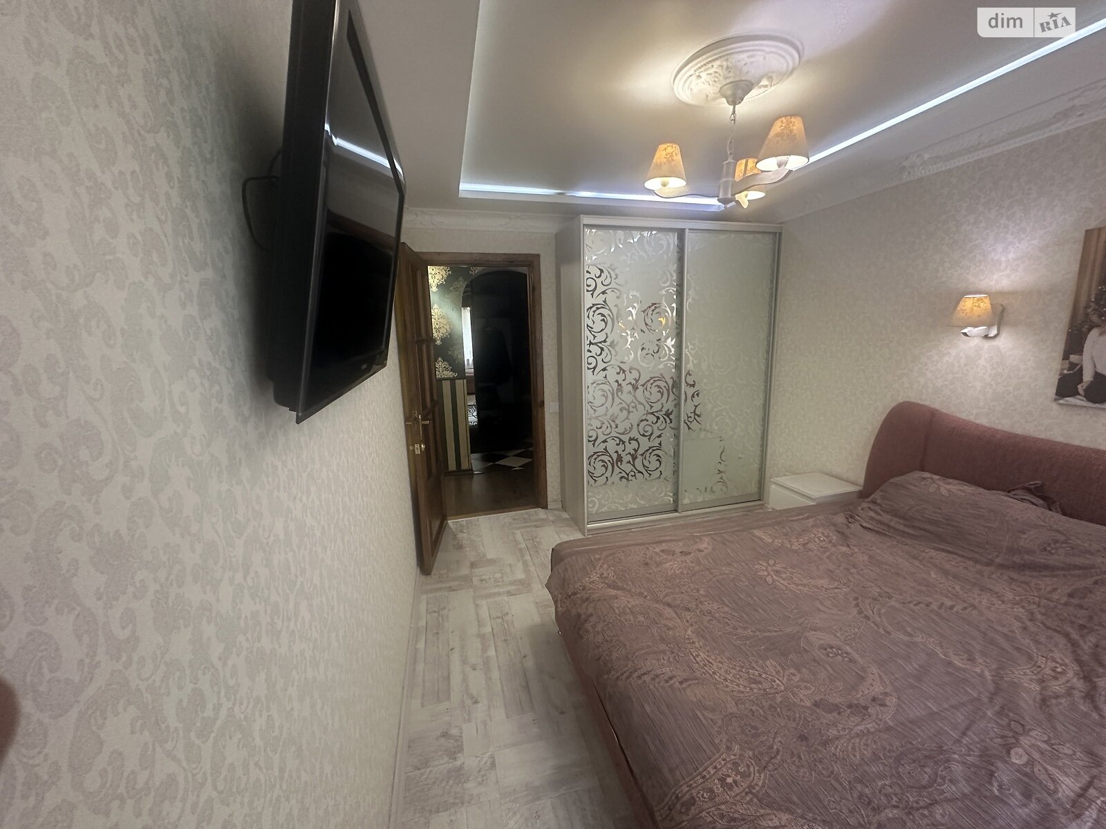 Продажа четырехкомнатной квартиры в Днепре, на ул. Паникахи 75, район Тополь-3 фото 1 Продажа четырехкомнатной квартиры в Днепре, на ул. Паникахи 75, район Тополь-3 фото 1