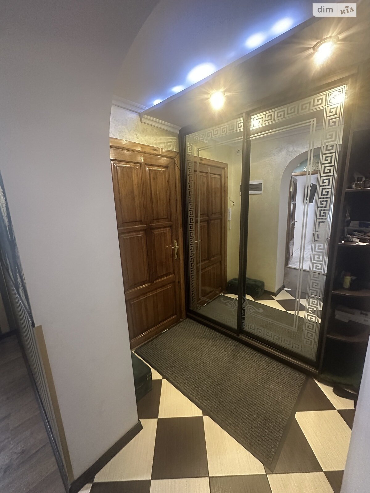 Продажа четырехкомнатной квартиры в Днепре, на ул. Паникахи 75, район Тополь-3 фото 1 Продажа четырехкомнатной квартиры в Днепре, на ул. Паникахи 75, район Тополь-3 фото 1