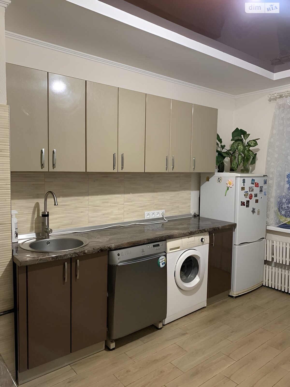 Продаж трикімнатної квартири в Дніпрі, на мас. Тополя-3 13, район Тополя-3 фото 1 Продаж трикімнатної квартири в Дніпрі, на мас. Тополя-3 13, район Тополя-3 фото 1