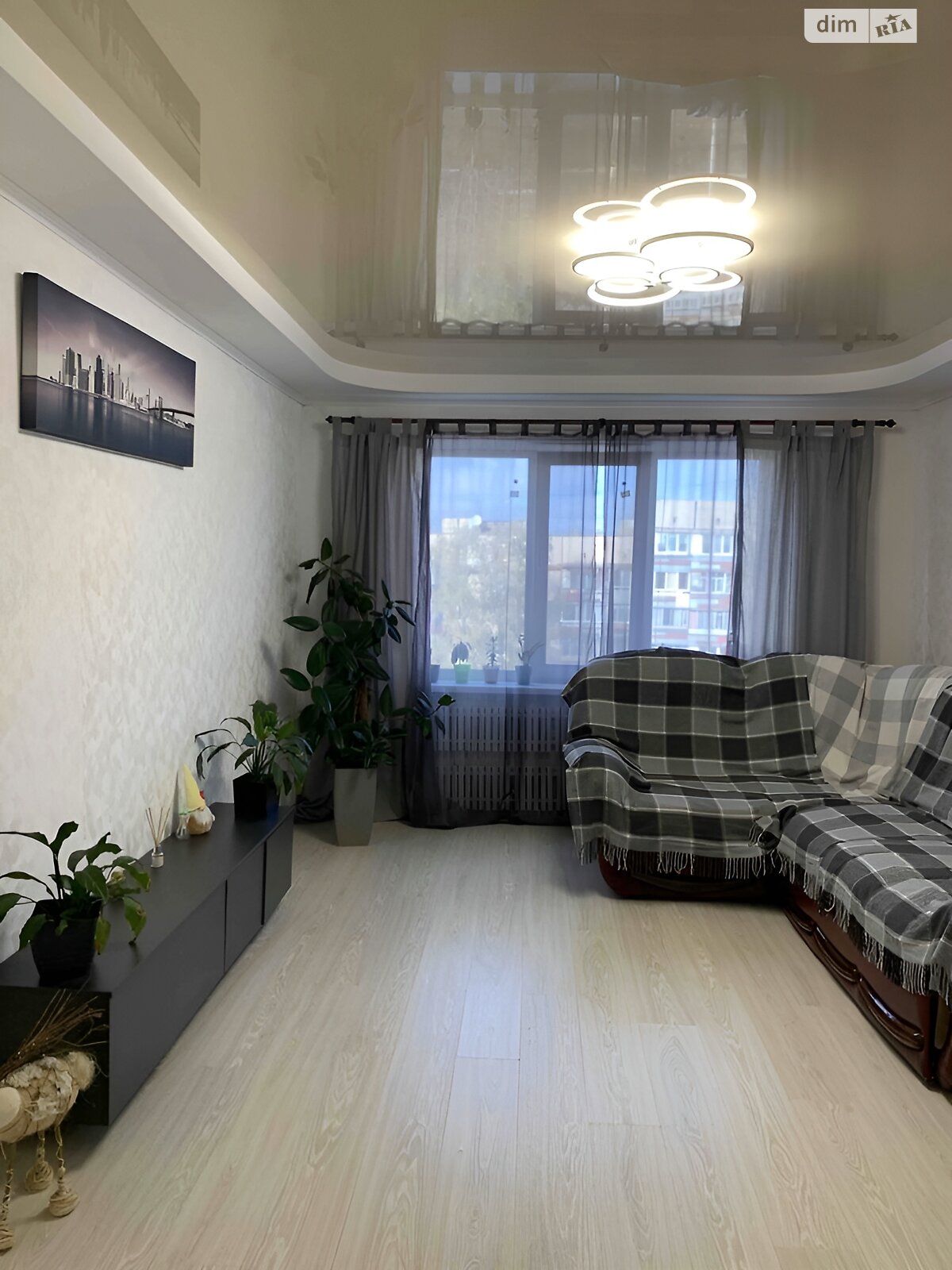 Продаж трикімнатної квартири в Дніпрі, на мас. Тополя-3 13, район Тополя-3 фото 1 Продаж трикімнатної квартири в Дніпрі, на мас. Тополя-3 13, район Тополя-3 фото 1