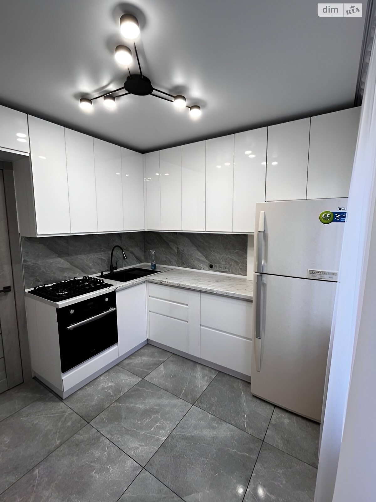 Продажа двухкомнатной квартиры в Днепре, на мас. Тополь-3 21, кв. 34, район Тополь-3 фото 1 Продажа двухкомнатной квартиры в Днепре, на мас. Тополь-3 21, кв. 34, район Тополь-3 фото 1