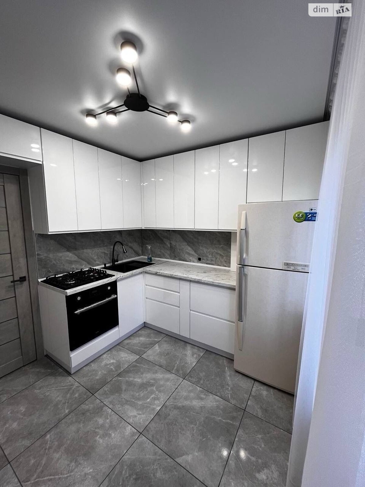 Продажа двухкомнатной квартиры в Днепре, на мас. Тополь-3 21, район Тополь-3 фото 1 Продажа двухкомнатной квартиры в Днепре, на мас. Тополь-3 21, район Тополь-3 фото 1