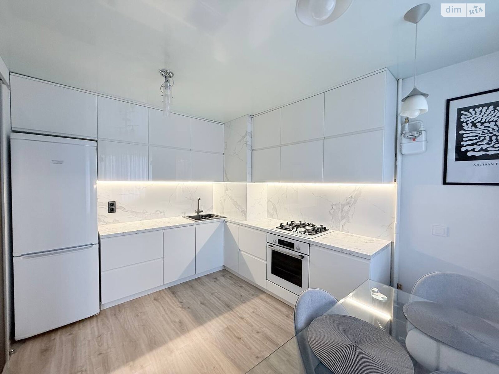 Продажа трехкомнатной квартиры в Днепре, на мас. Тополь-3, район Тополь-3 фото 1 Продажа трехкомнатной квартиры в Днепре, на мас. Тополь-3, район Тополь-3 фото 1