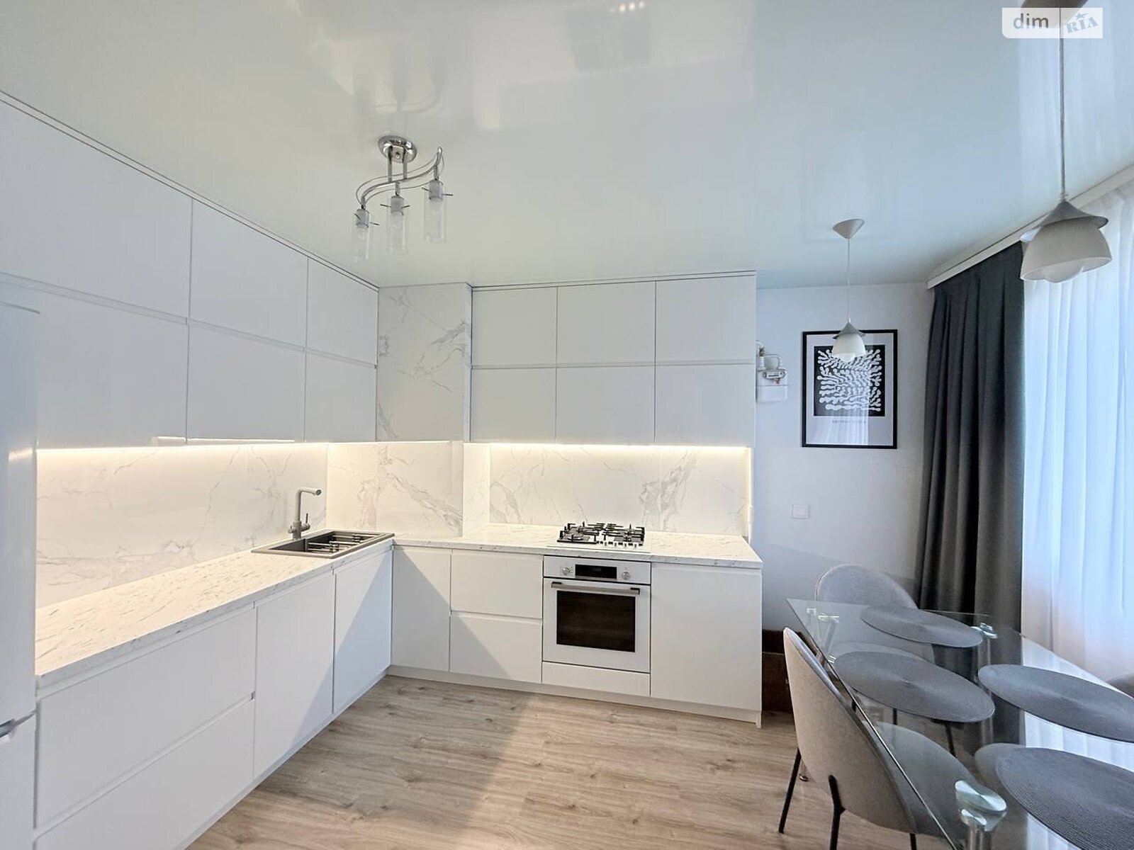 Продажа трехкомнатной квартиры в Днепре, на мас. Тополь-3, район Тополь-3 фото 1 Продажа трехкомнатной квартиры в Днепре, на мас. Тополь-3, район Тополь-3 фото 1