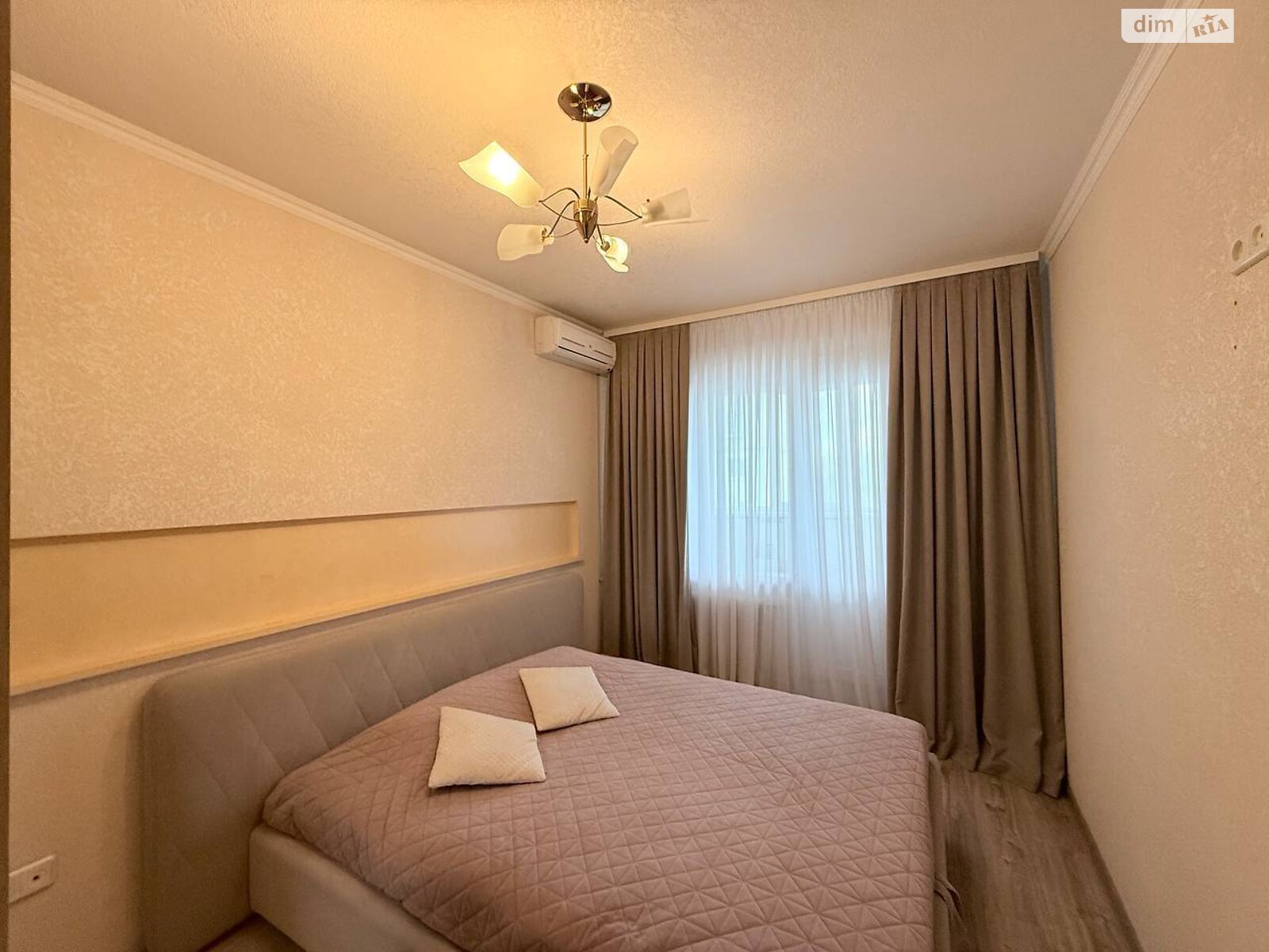 Продажа трехкомнатной квартиры в Днепре, на мас. Тополь-3, район Тополь-3 фото 1 Продажа трехкомнатной квартиры в Днепре, на мас. Тополь-3, район Тополь-3 фото 1