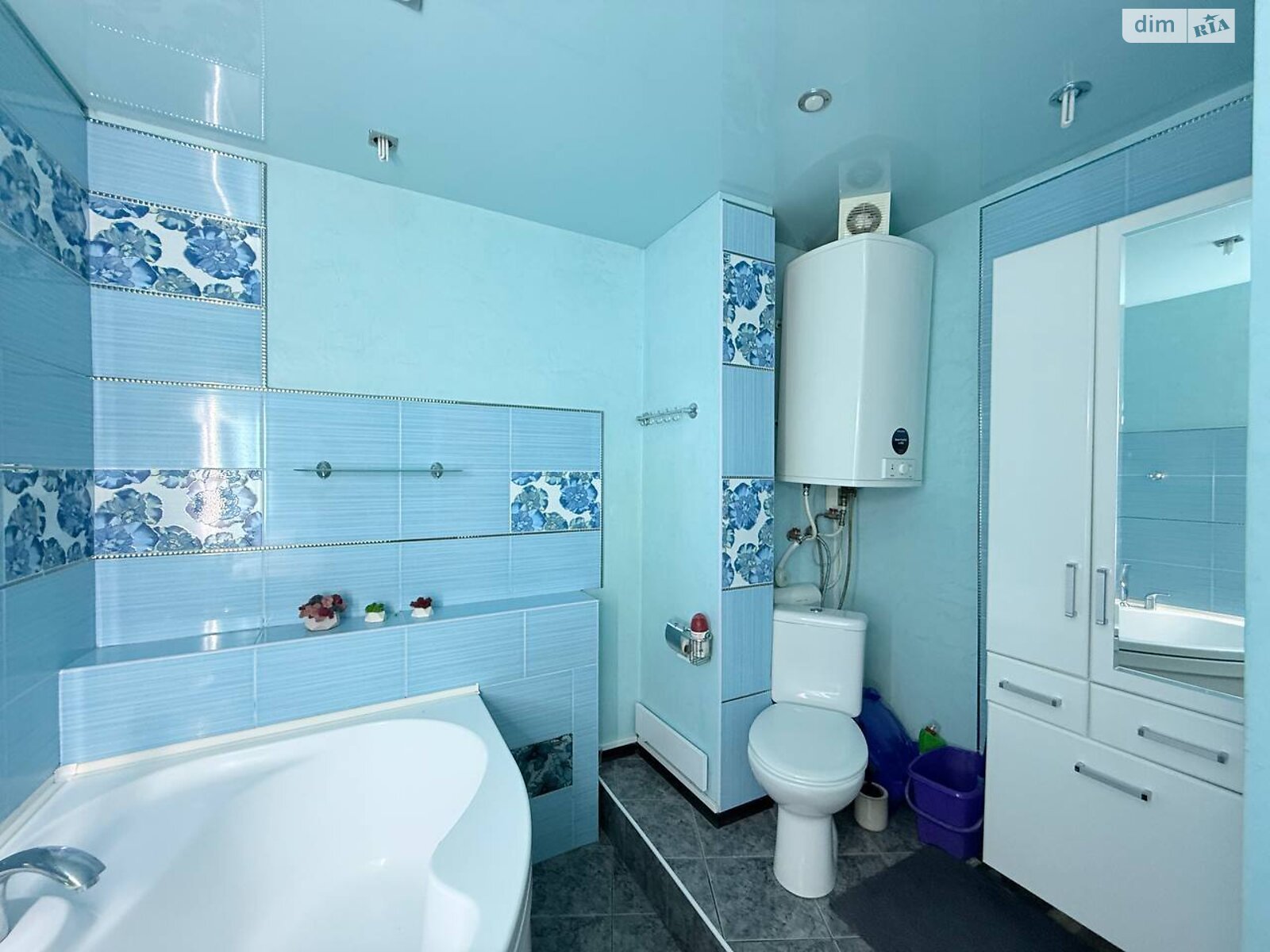 Продажа трехкомнатной квартиры в Днепре, на мас. Тополь-3, район Тополь-3 фото 1 Продажа трехкомнатной квартиры в Днепре, на мас. Тополь-3, район Тополь-3 фото 1