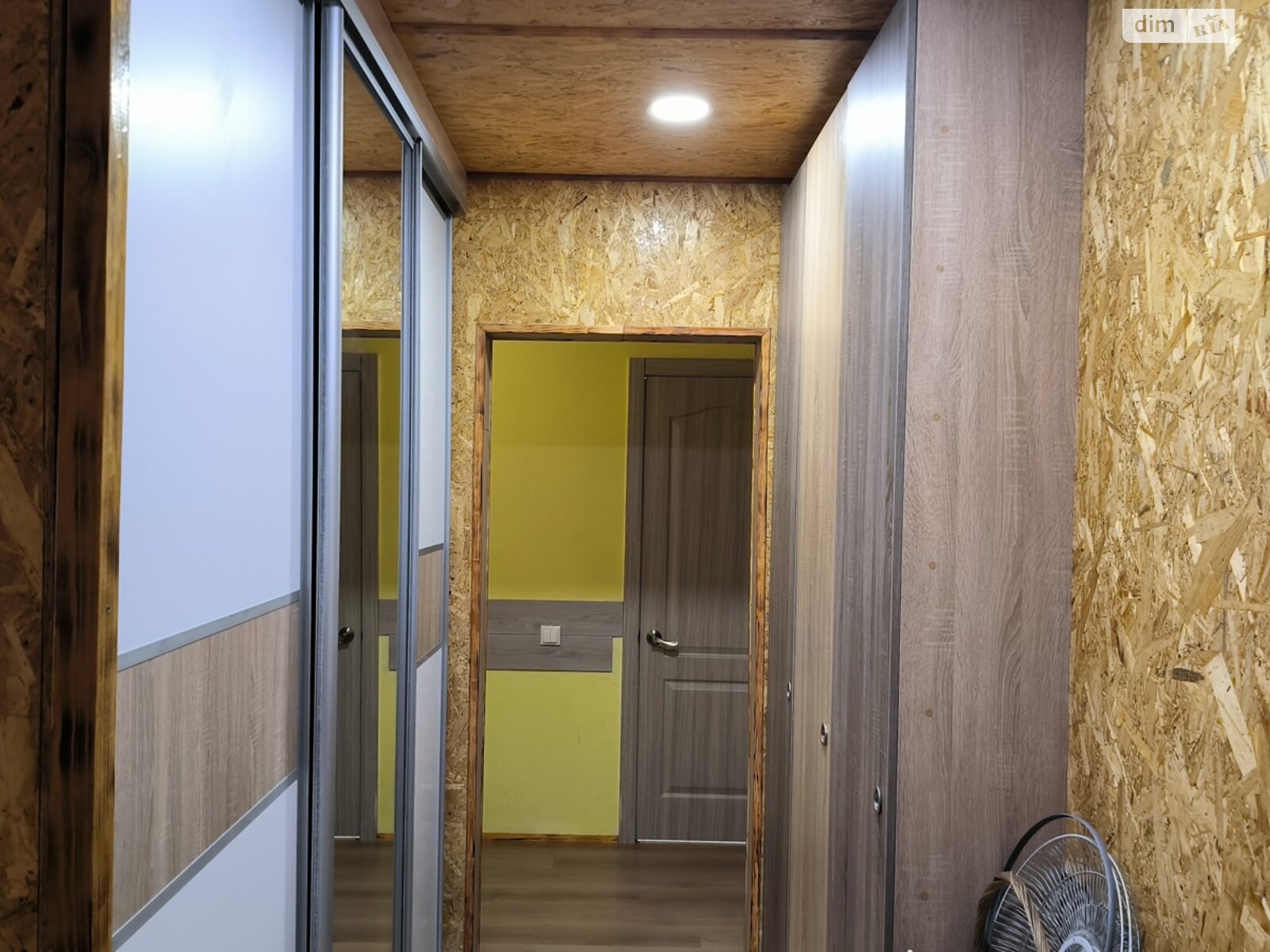 Продаж трикімнатної квартири в Дніпрі, на мас. Тополя-1 17, район Шевченківський фото 1 Продаж трикімнатної квартири в Дніпрі, на мас. Тополя-1 17, район Шевченківський фото 1