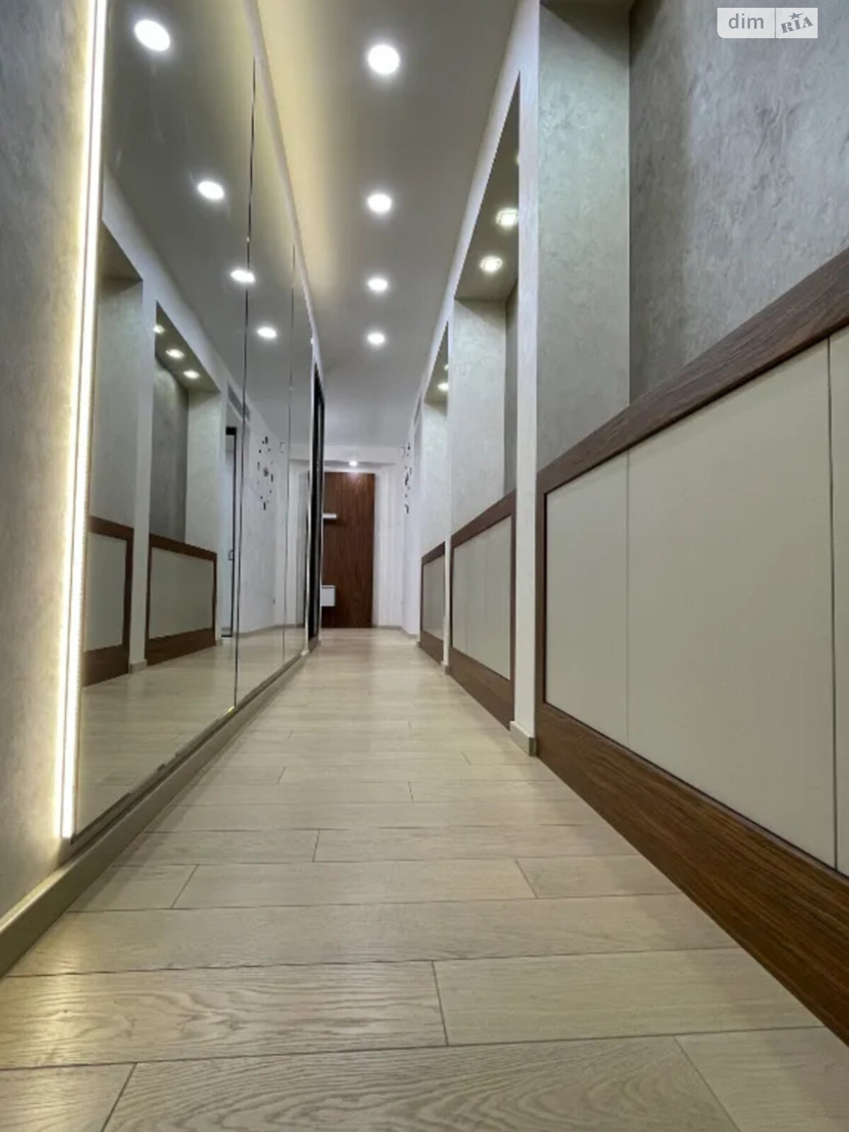 Продаж двокімнатної квартири в Дніпрі, на вул. Виконкомівська 24Б, район Центр фото 1 Продаж двокімнатної квартири в Дніпрі, на вул. Виконкомівська 24Б, район Центр фото 1