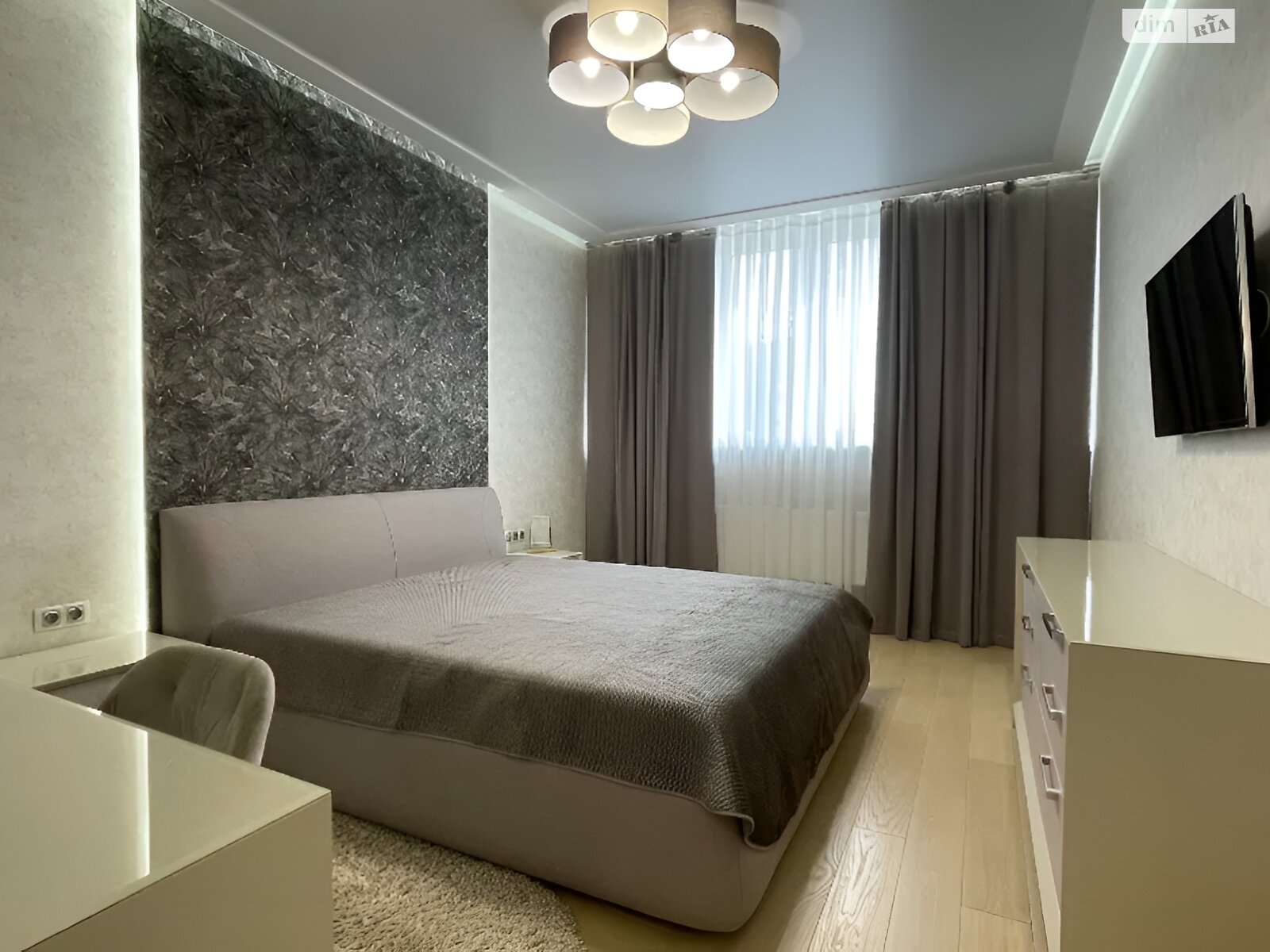 Продаж двокімнатної квартири в Дніпрі, на вул. Виконкомівська 24Б, район Центр фото 1 Продаж двокімнатної квартири в Дніпрі, на вул. Виконкомівська 24Б, район Центр фото 1