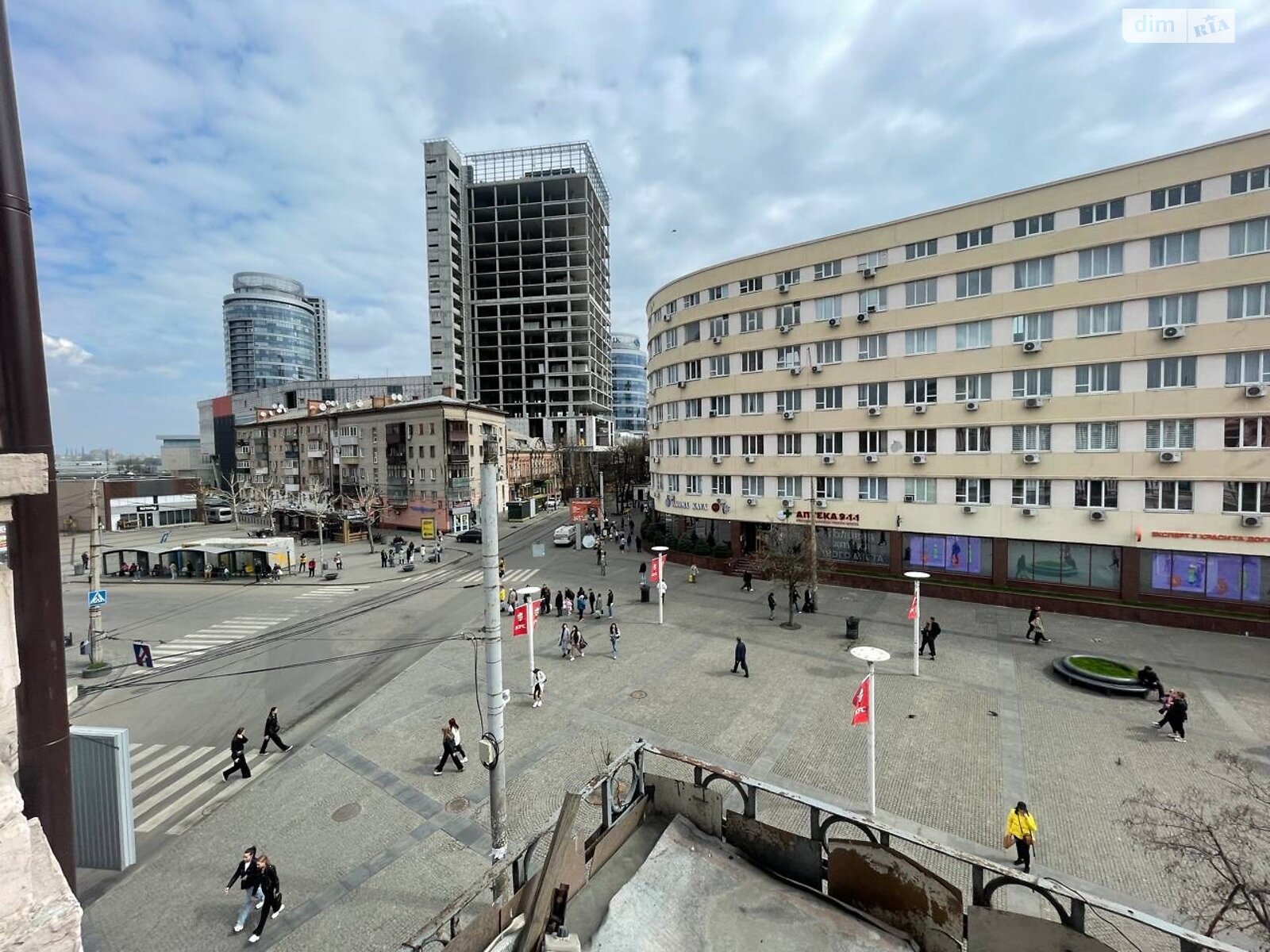 Продаж трикімнатної квартири в Дніпрі, на вул. Королеви Єлизавети ІІ 15, район Центр фото 1 Продаж трикімнатної квартири в Дніпрі, на вул. Королеви Єлизавети ІІ 15, район Центр фото 1