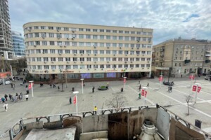 Продажа трехкомнатной квартиры в Днепре, на ул. Королевы Елизаветы II, район Центр фото 2