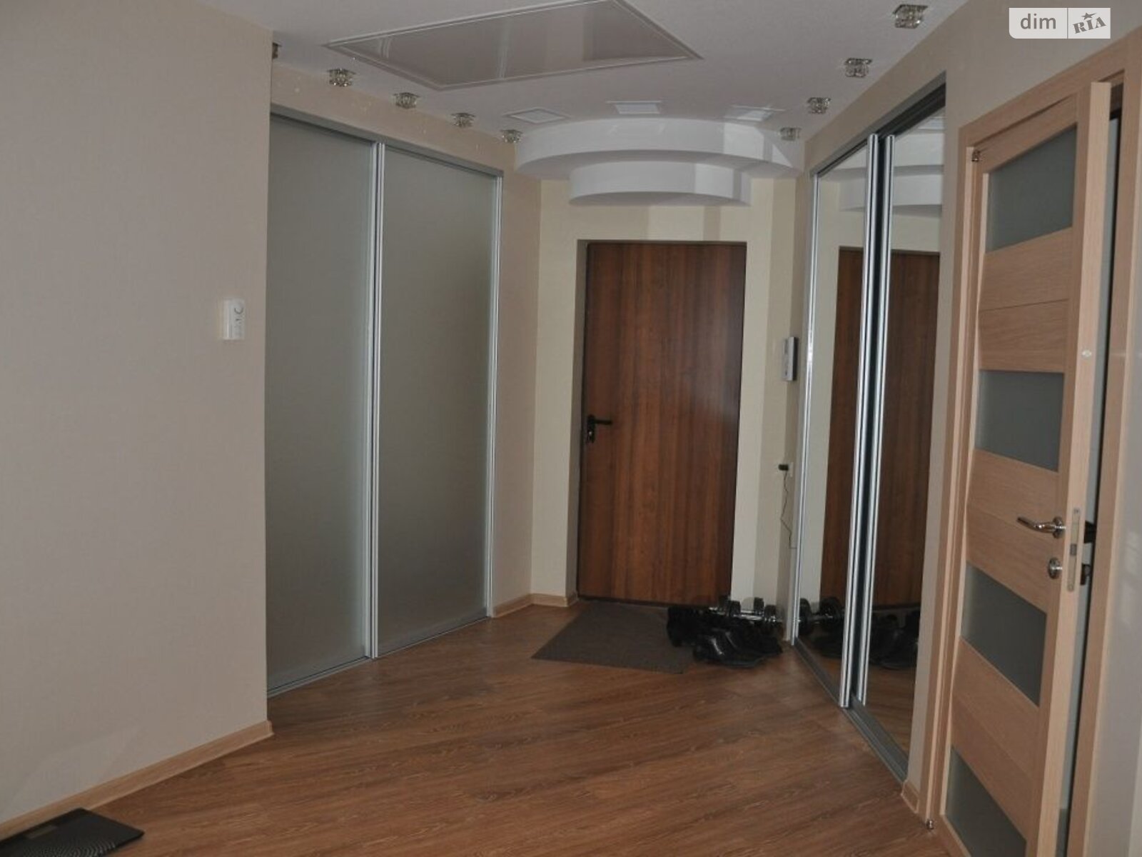 Продажа трехкомнатной квартиры в Днепре, на ул. Королевы Елизаветы II, район Центр фото 1