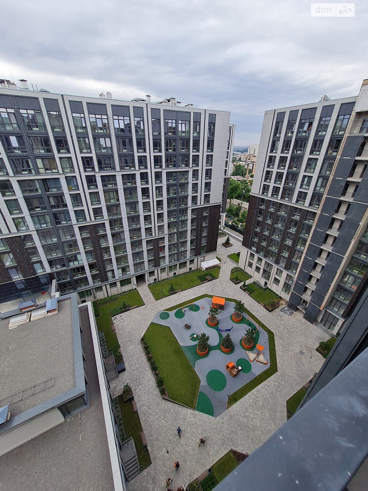 Продажа трехкомнатной квартиры в Днепре, на ул. Костомаровская 1А, район Центральный Холм фото 1