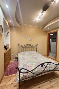 Продажа трехкомнатной квартиры в Днепре, на ул. Святослава Храброго 42, район Центр фото 2