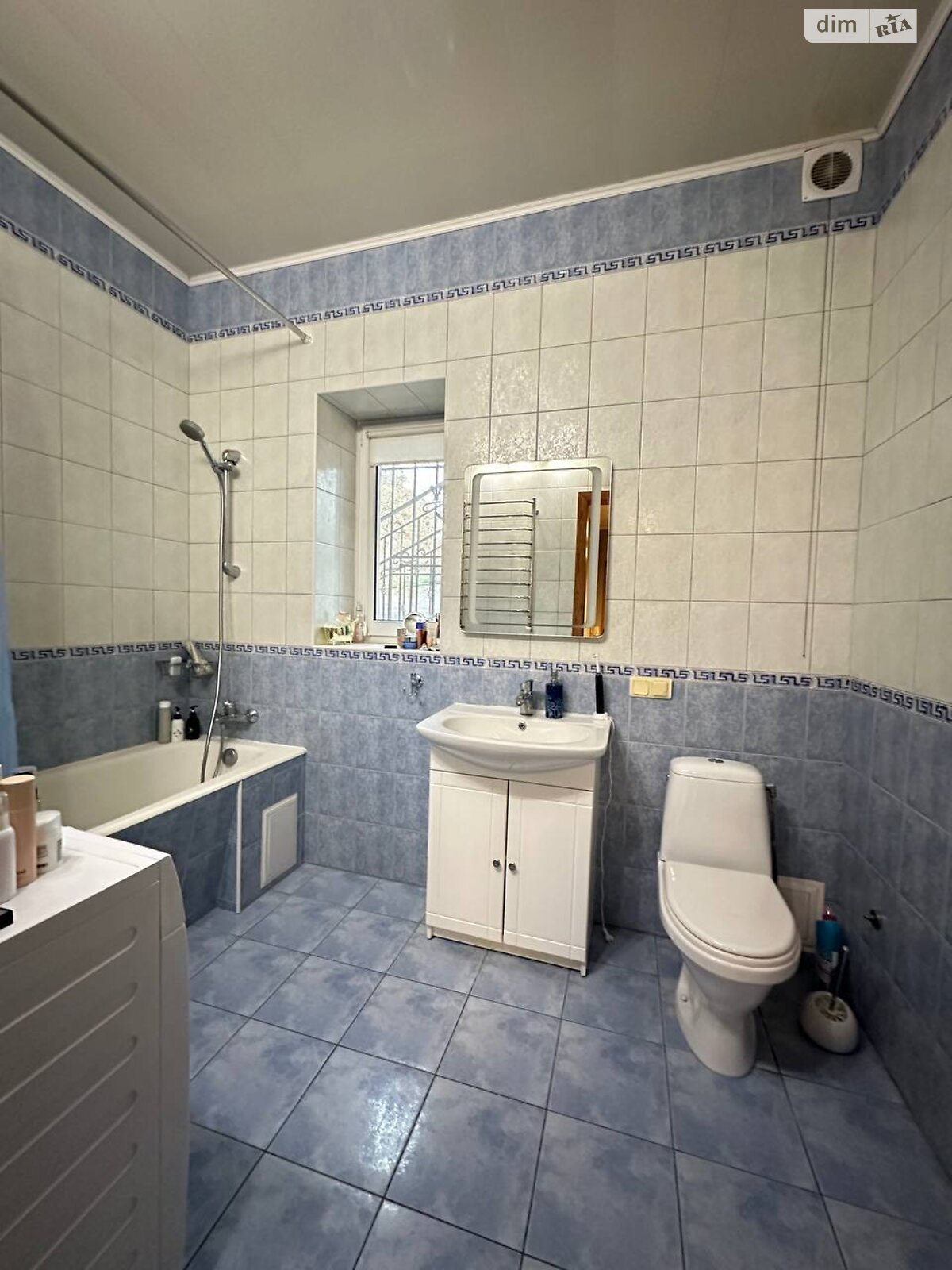 Продажа трехкомнатной квартиры в Днепре, на ул. Святослава Храброго 42, район Центр фото 1