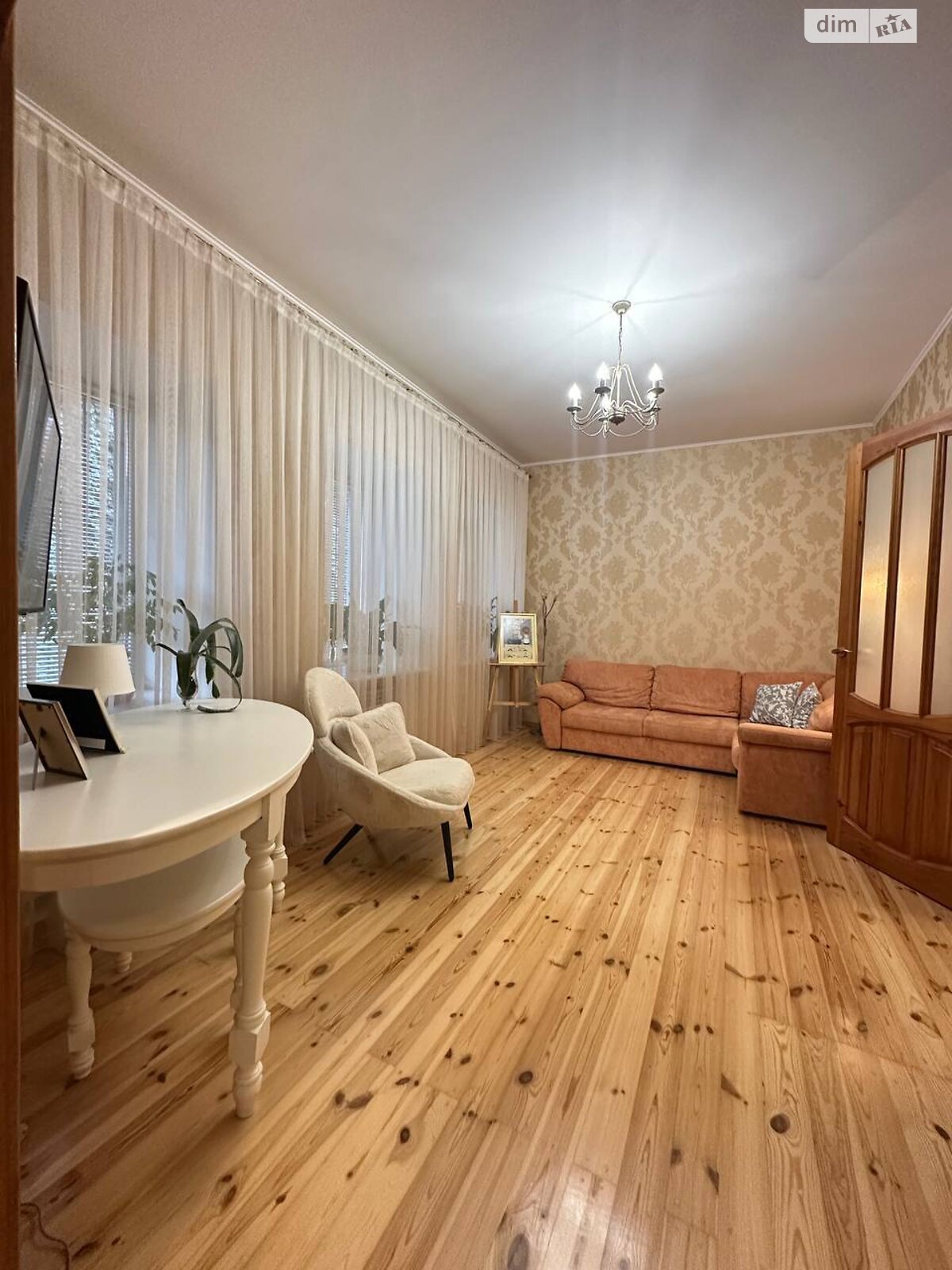 Продажа трехкомнатной квартиры в Днепре, на ул. Святослава Храброго 42, район Центр фото 1