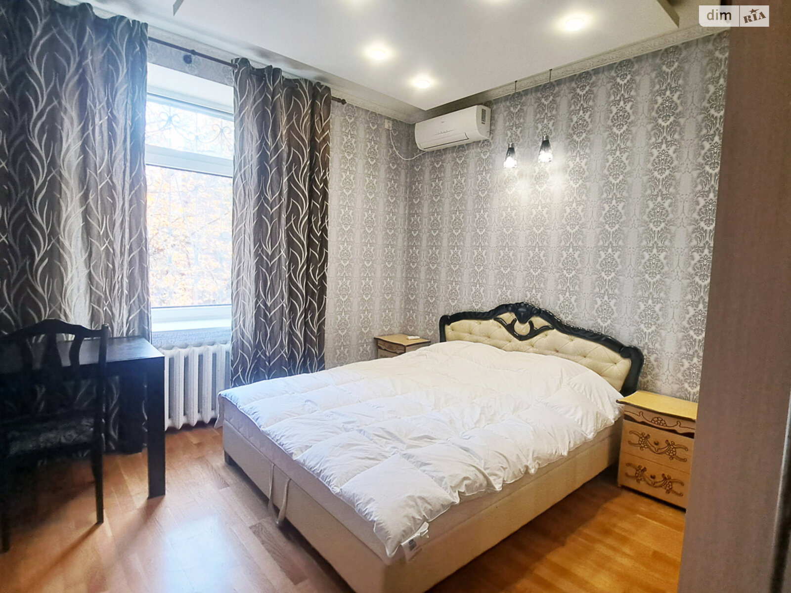 Продажа двухкомнатной квартиры в Днепре, на ул. Владимира Мономаха 10, район Центр фото 1 Продажа двухкомнатной квартиры в Днепре, на ул. Владимира Мономаха 10, район Центр фото 1