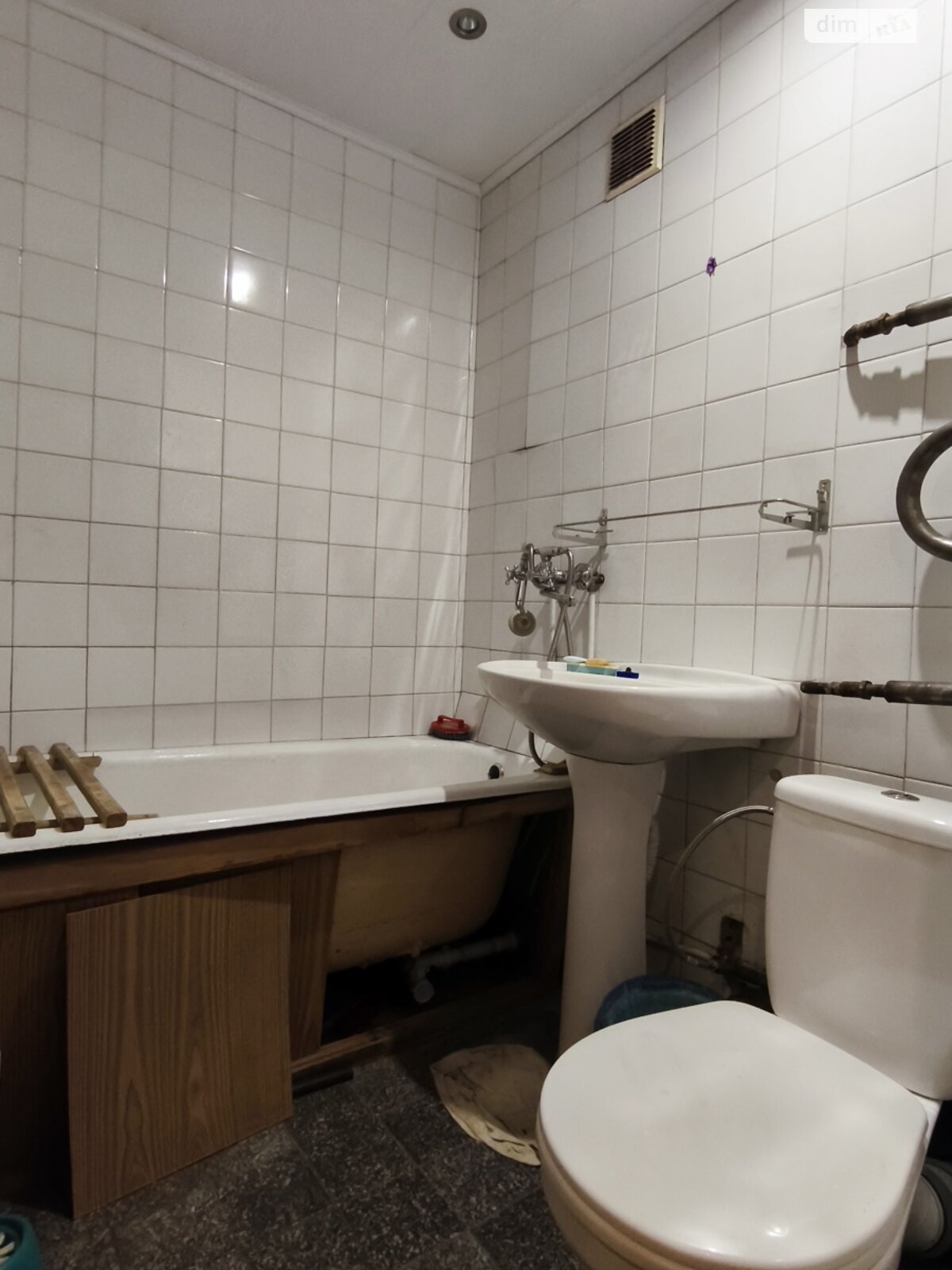 Продажа однокомнатной квартиры в Днепре, на ул. Владимира Мономаха 27, район Центр фото 1 Продажа однокомнатной квартиры в Днепре, на ул. Владимира Мономаха 27, район Центр фото 1