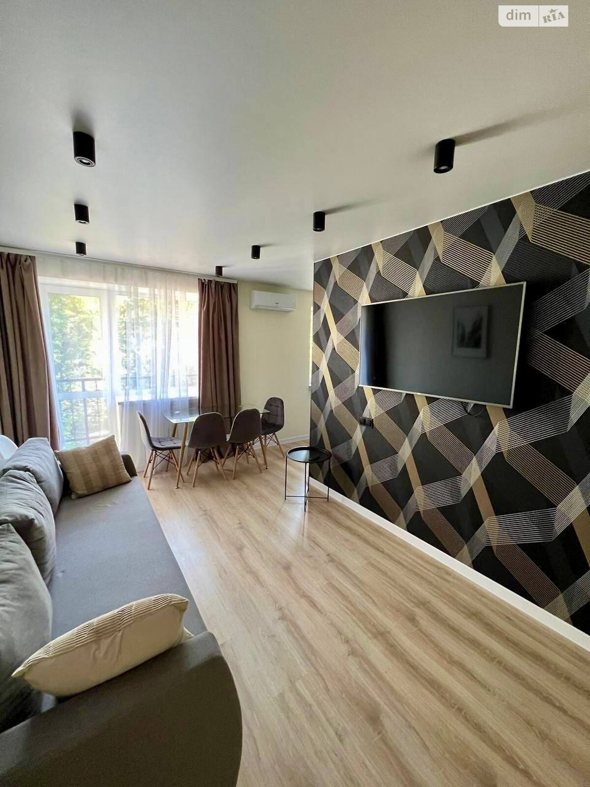 Продаж двокімнатної квартири в Дніпрі, на вул. Володимира Великого князя 12А, район Центр фото 1 Продаж двокімнатної квартири в Дніпрі, на вул. Володимира Великого князя 12А, район Центр фото 1