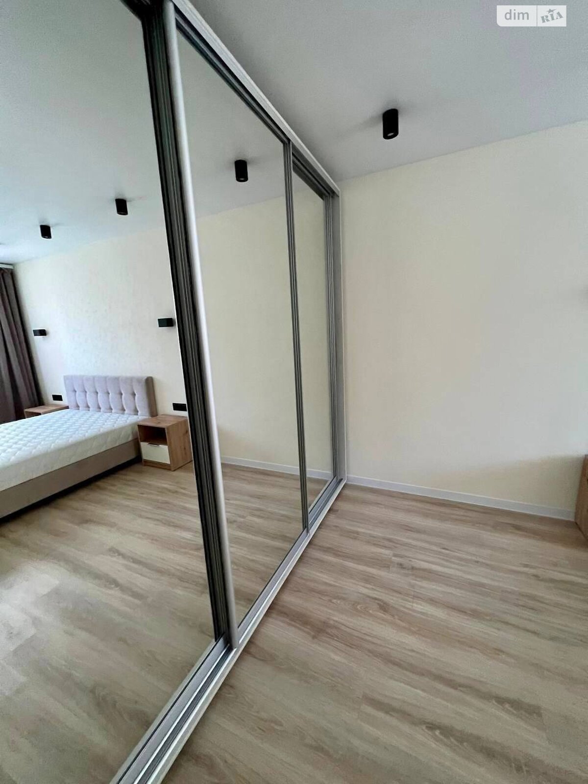 Продаж двокімнатної квартири в Дніпрі, на вул. Володимира Великого князя 12А, район Центр фото 1 Продаж двокімнатної квартири в Дніпрі, на вул. Володимира Великого князя 12А, район Центр фото 1