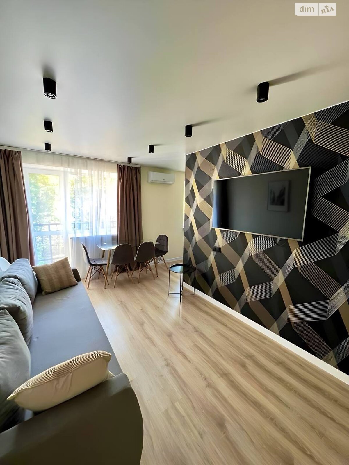 Продажа двухкомнатной квартиры в Днепре, на ул. Владимира Великого князя 12А, район Центр фото 1