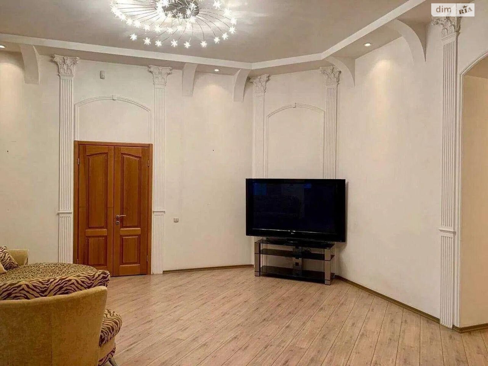 Продажа четырехкомнатной квартиры в Днепре, на ул. Воскресенская 27, район Центр фото 1 Продажа четырехкомнатной квартиры в Днепре, на ул. Воскресенская 27, район Центр фото 1