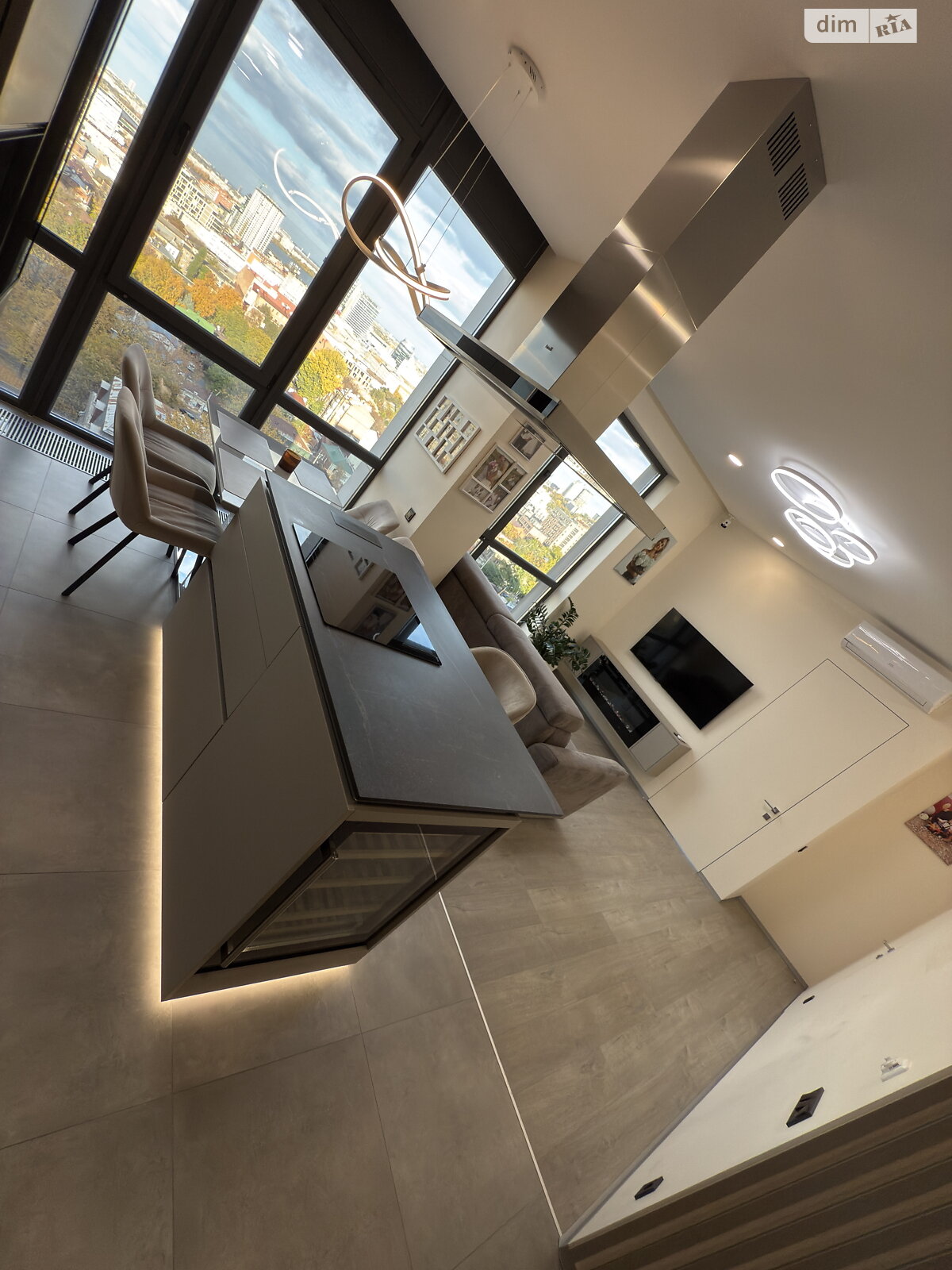 Продажа трехкомнатной квартиры в Днепре, на ул. Костомаровская 1А, район Центральный Холм фото 1