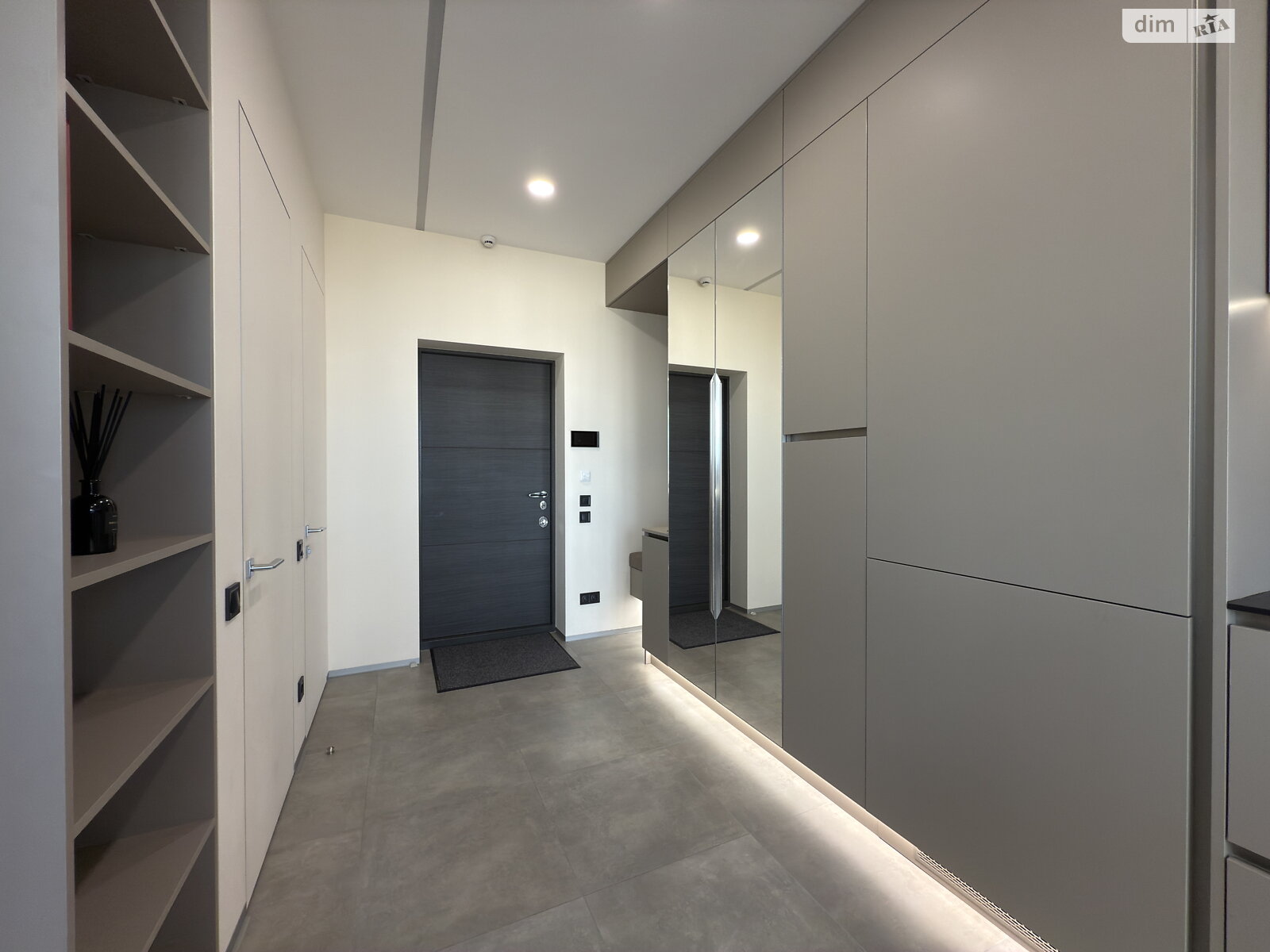 Продажа трехкомнатной квартиры в Днепре, на ул. Костомаровская 1А, район Центральный Холм фото 1