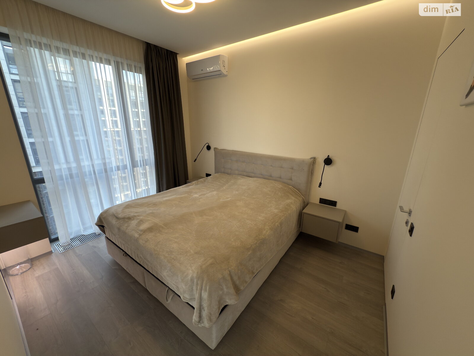 Продажа трехкомнатной квартиры в Днепре, на ул. Костомаровская 1А, район Центральный Холм фото 1