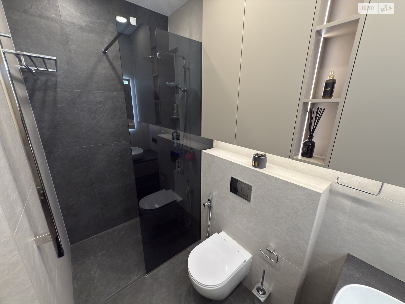 Продажа трехкомнатной квартиры в Днепре, на ул. Костомаровская 1А, район Центральный Холм фото 1