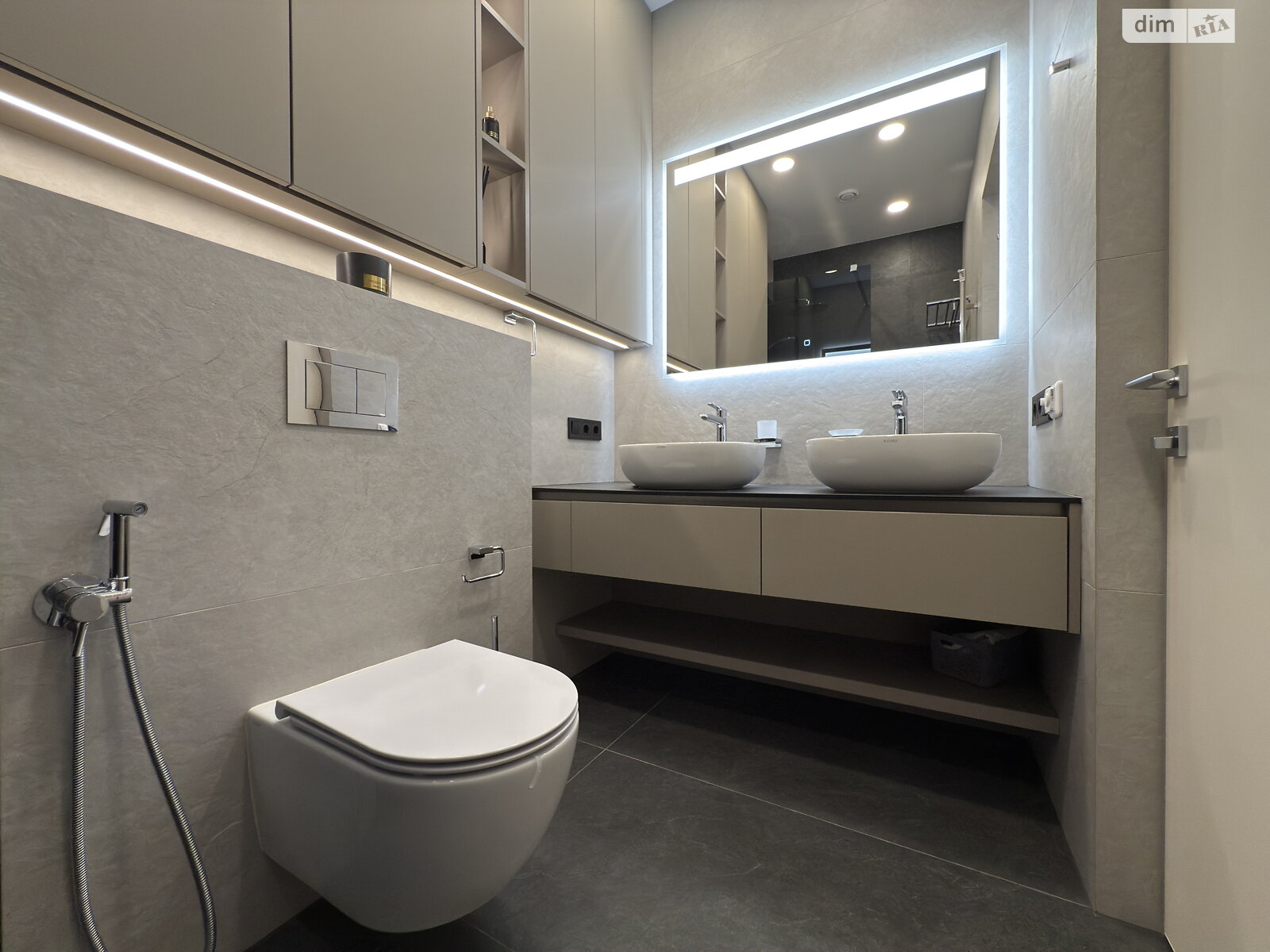 Продажа трехкомнатной квартиры в Днепре, на ул. Костомаровская 1А, район Центральный Холм фото 1