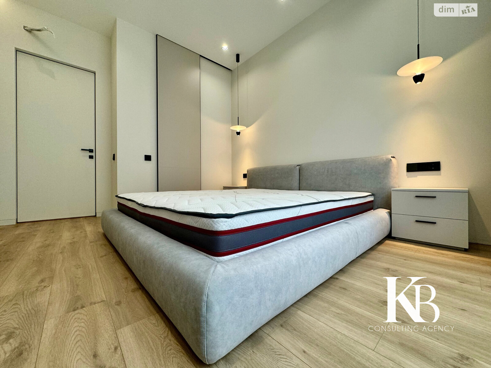 Продаж трикімнатної квартири в Дніпрі, на бул. Кучеревського 1, район Центральний Пагорб фото 1 Продаж трикімнатної квартири в Дніпрі, на бул. Кучеревського 1, район Центральний Пагорб фото 1