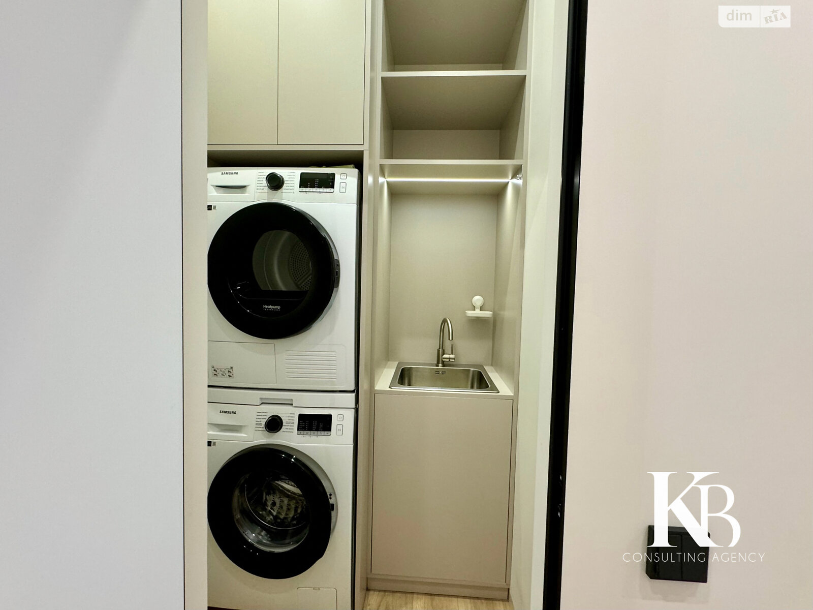 Продаж трикімнатної квартири в Дніпрі, на бул. Кучеревського 1, район Центральний Пагорб фото 1 Продаж трикімнатної квартири в Дніпрі, на бул. Кучеревського 1, район Центральний Пагорб фото 1