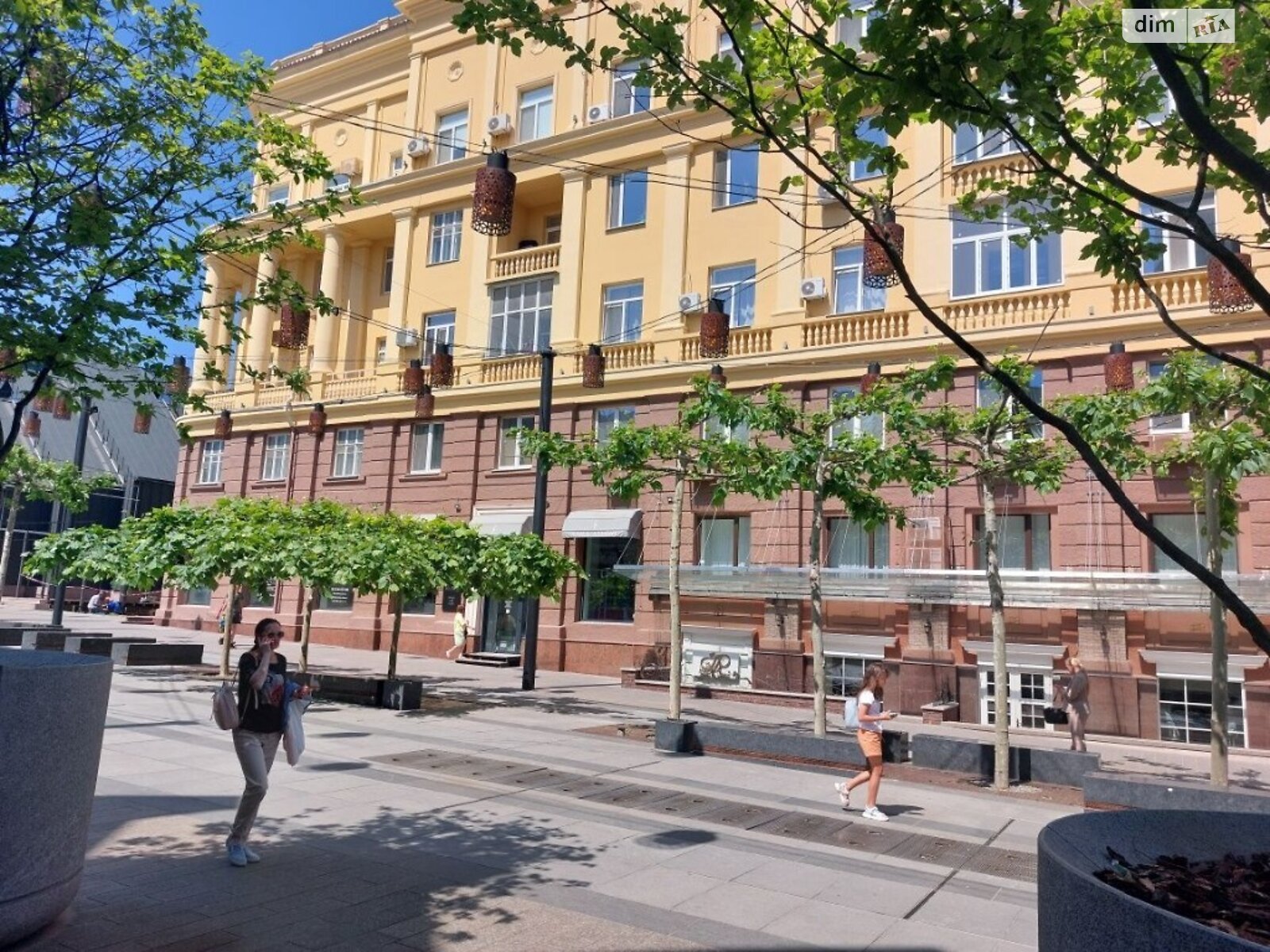 Продажа трехкомнатной квартиры в Днепре, на ул. Короленко 2, район Центральный фото 1