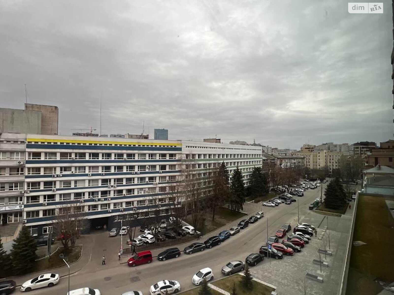 Продажа трехкомнатной квартиры в Днепре, на ул. Короленко 2К, район Центральный фото 1