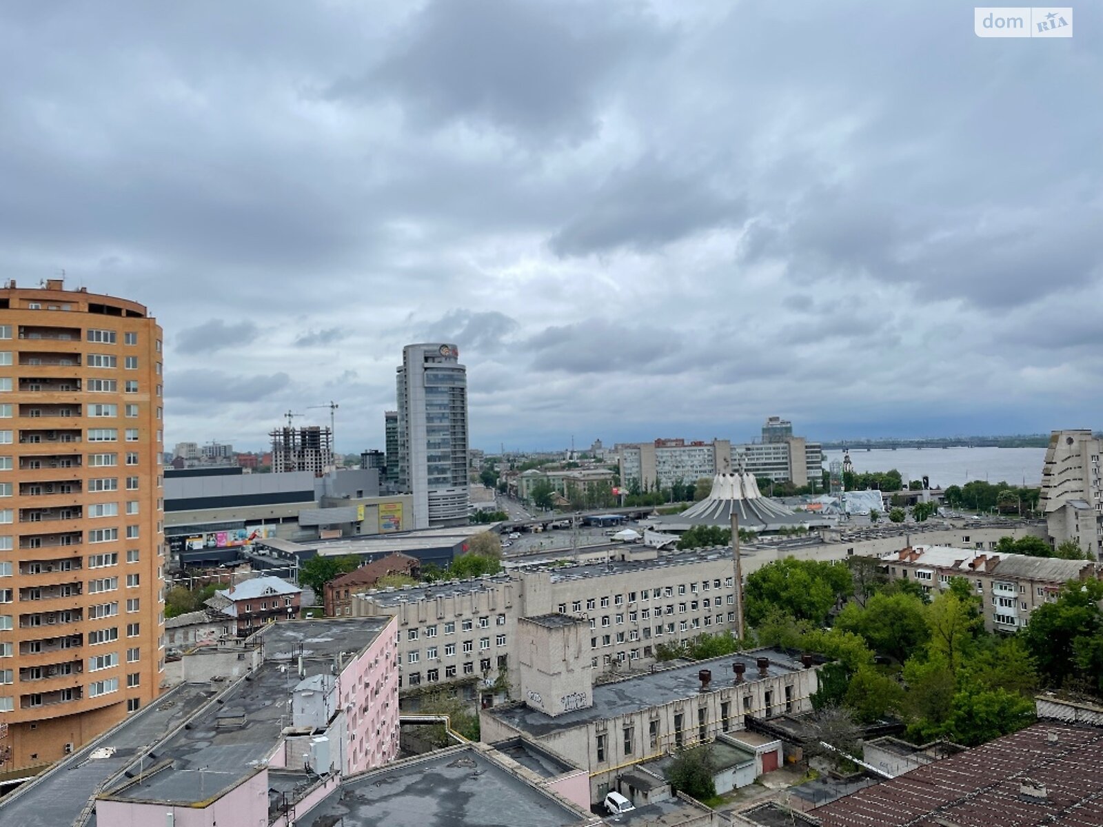 Продажа трехкомнатной квартиры в Днепре, на ул. Крутогорный 28, район Центральный фото 1